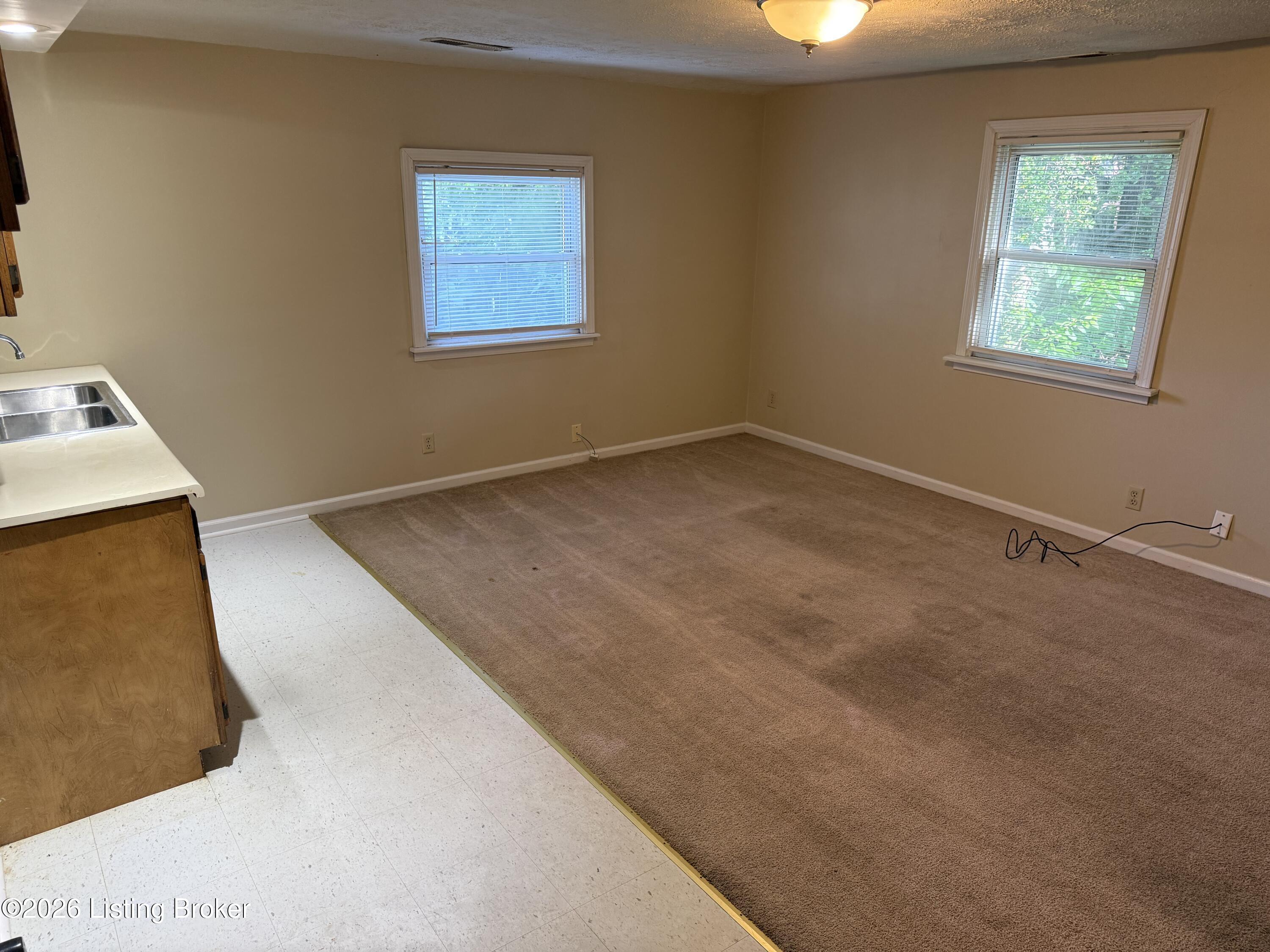 1721 Model Rd Property Photo 12