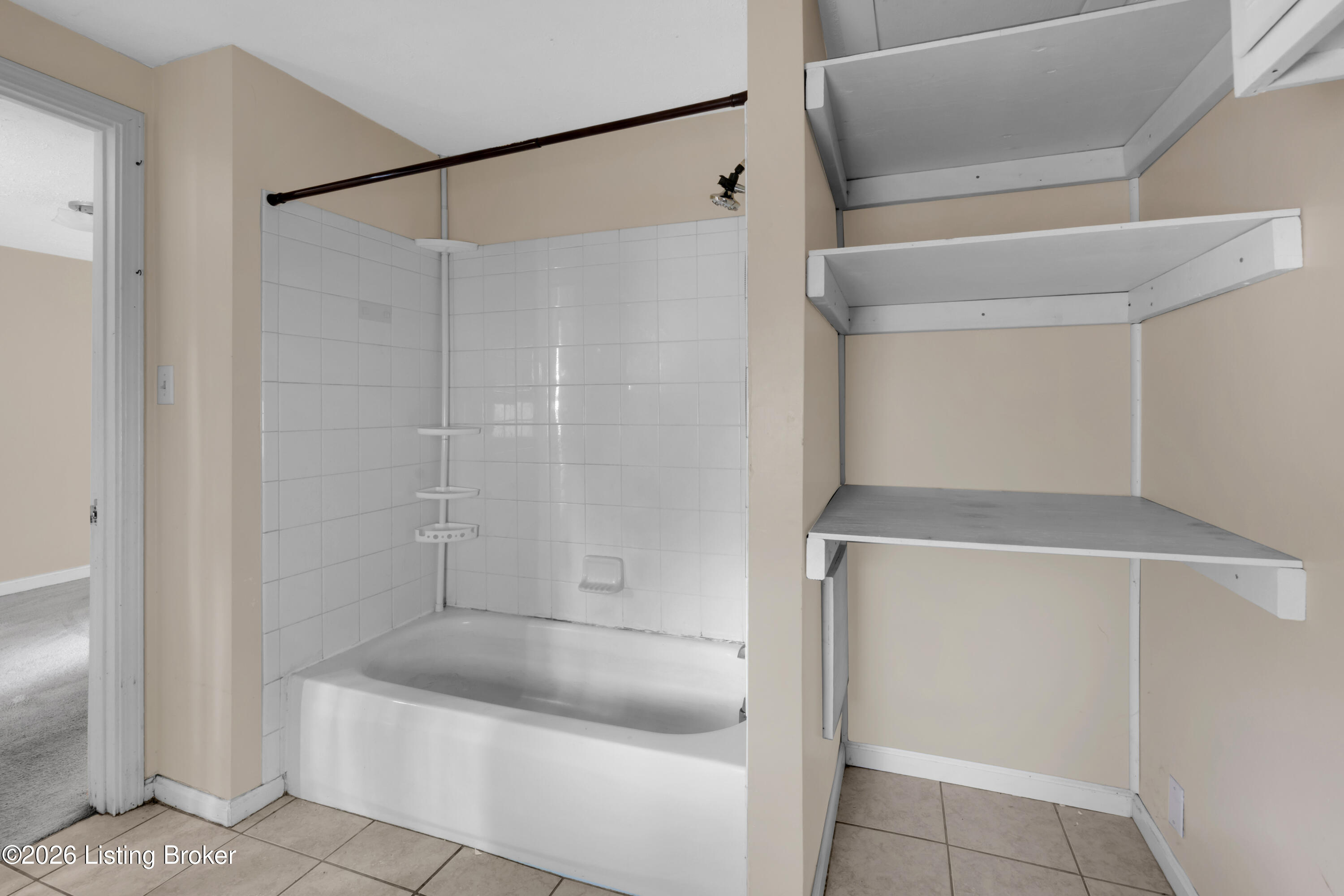 1721 Model Rd Property Photo 18