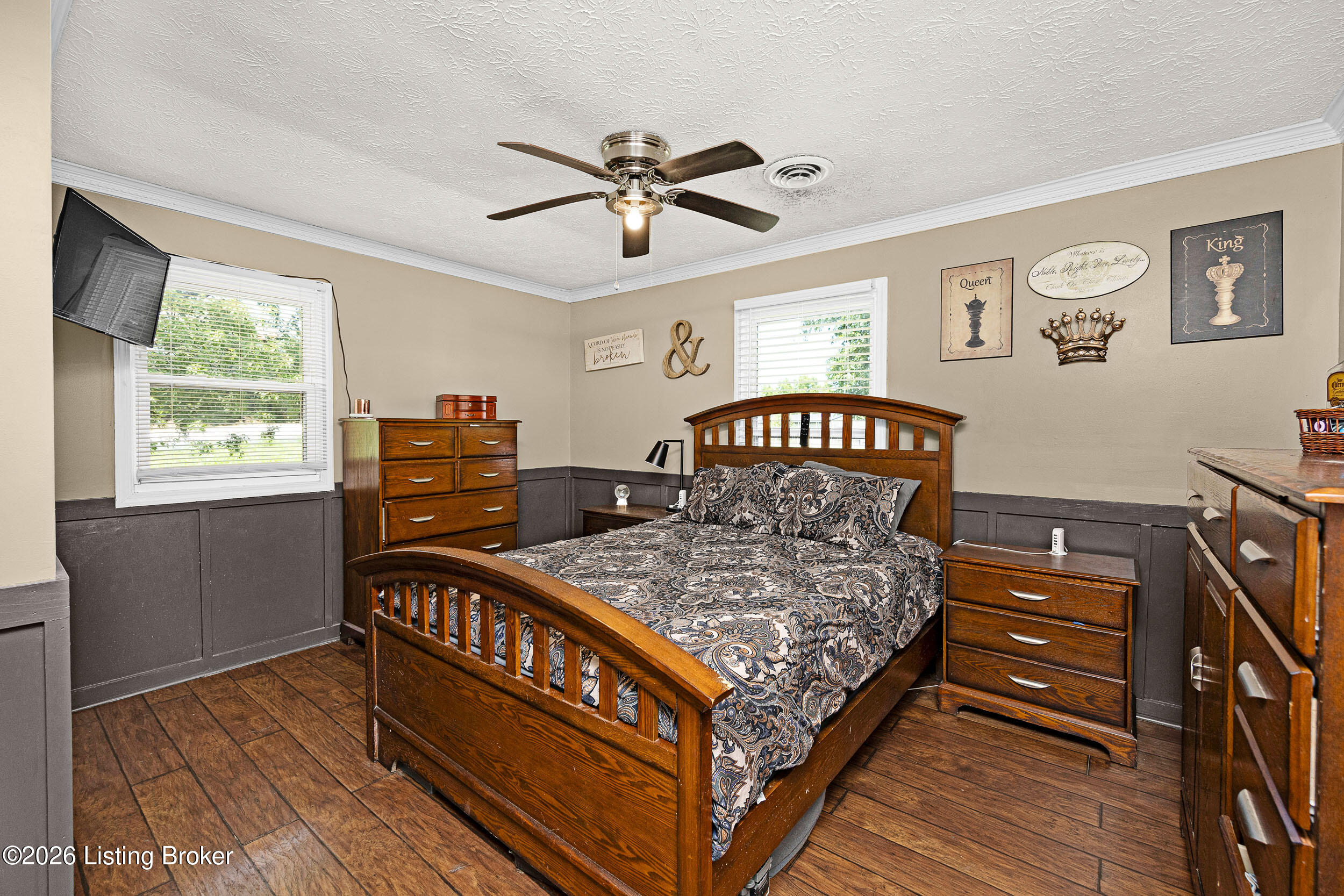 825 Thomas Ln Property Photo 11