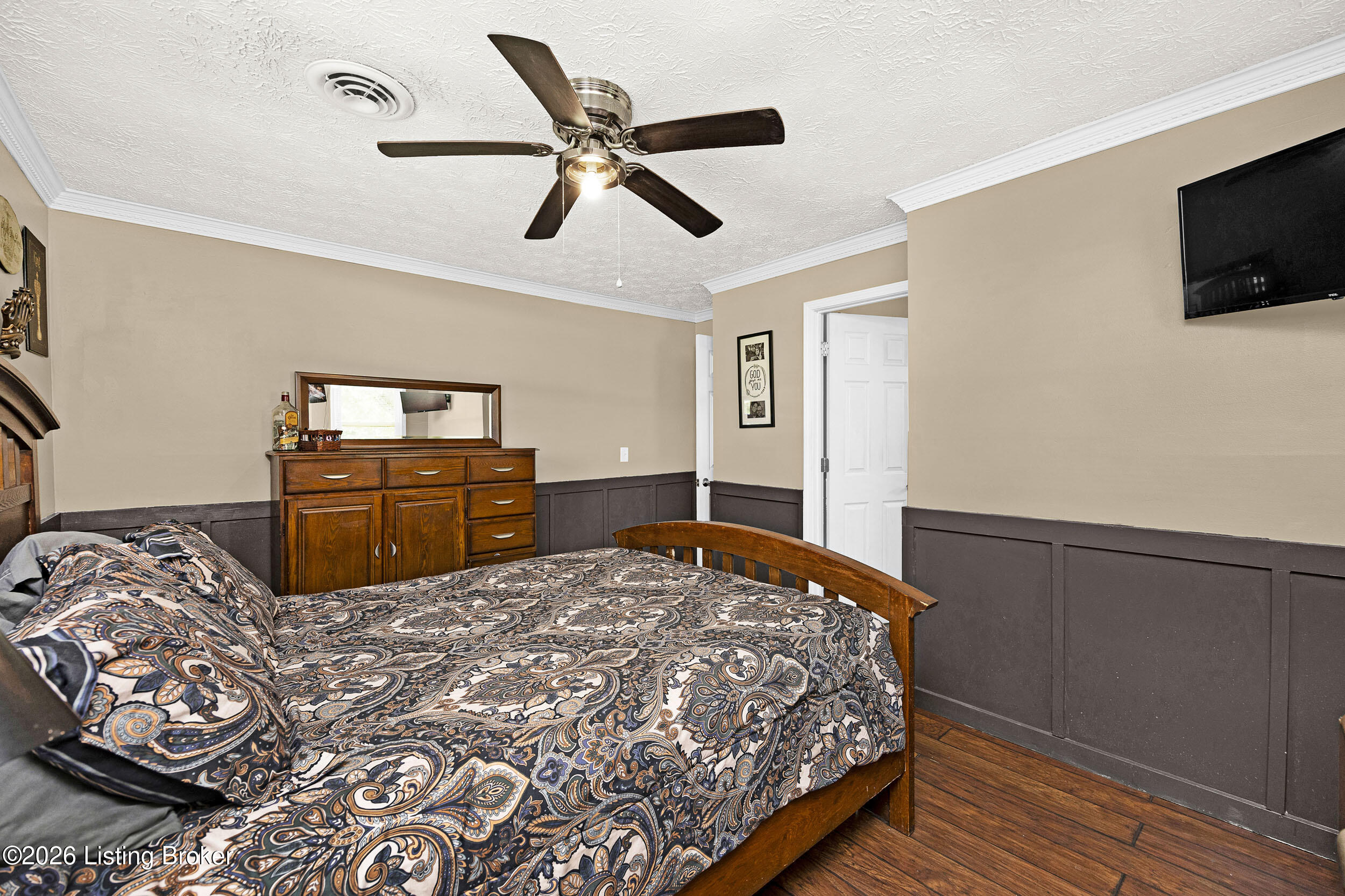 825 Thomas Ln Property Photo 12
