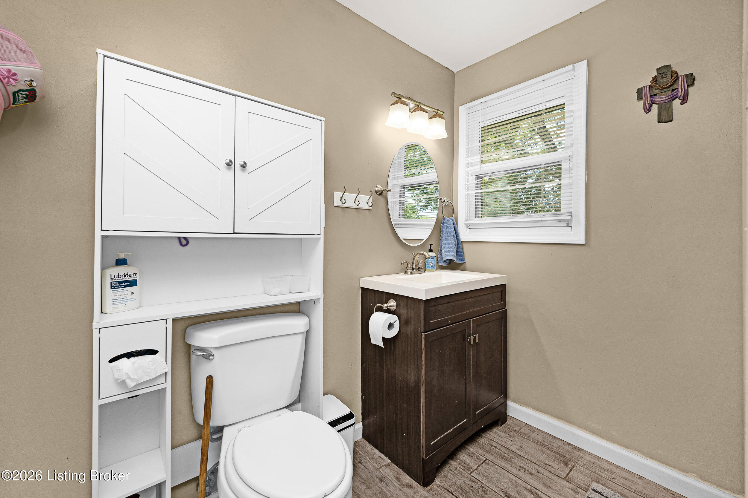 825 Thomas Ln Property Photo 13