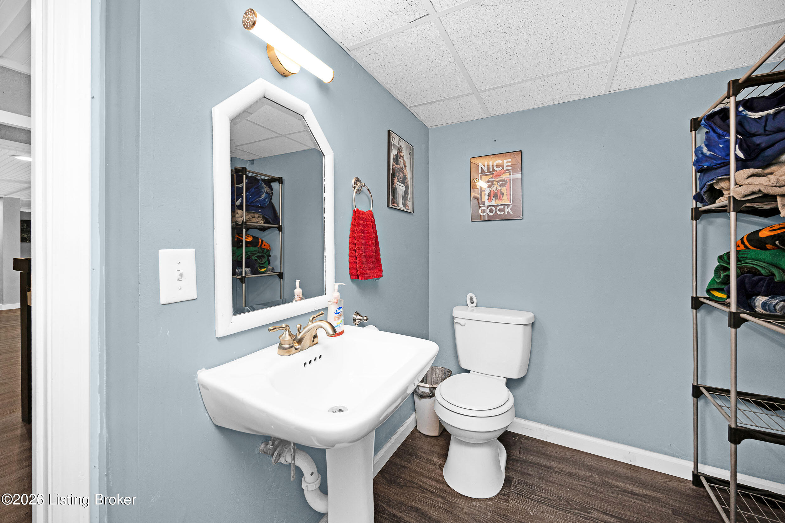 825 Thomas Ln Property Photo 17