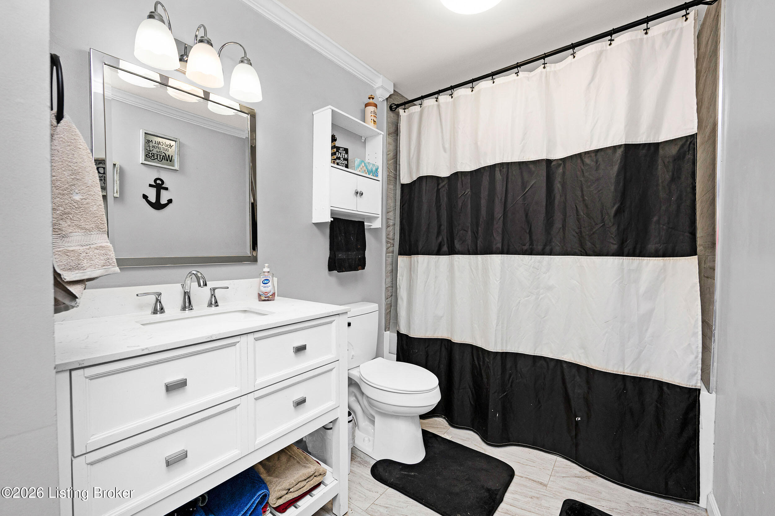 825 Thomas Ln Property Photo 27