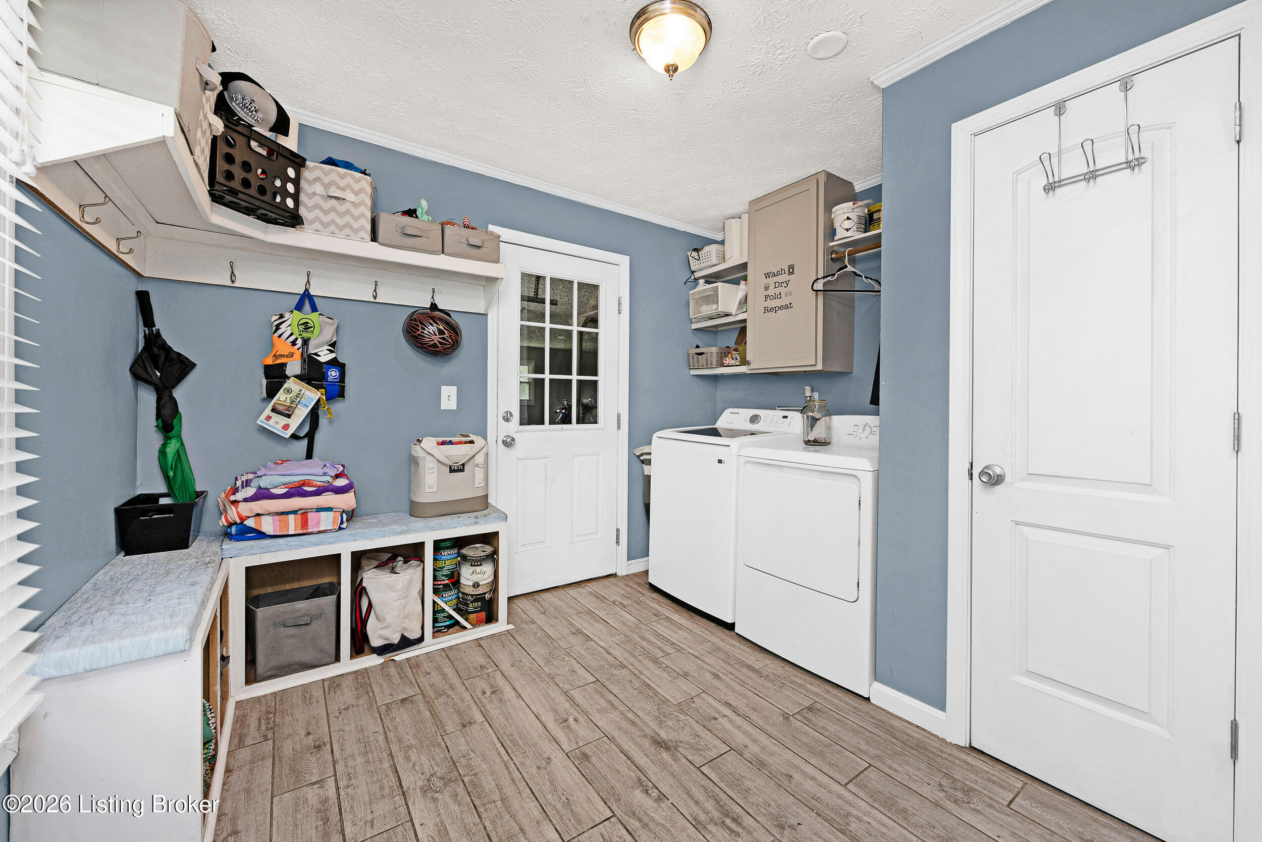 825 Thomas Ln Property Photo 34