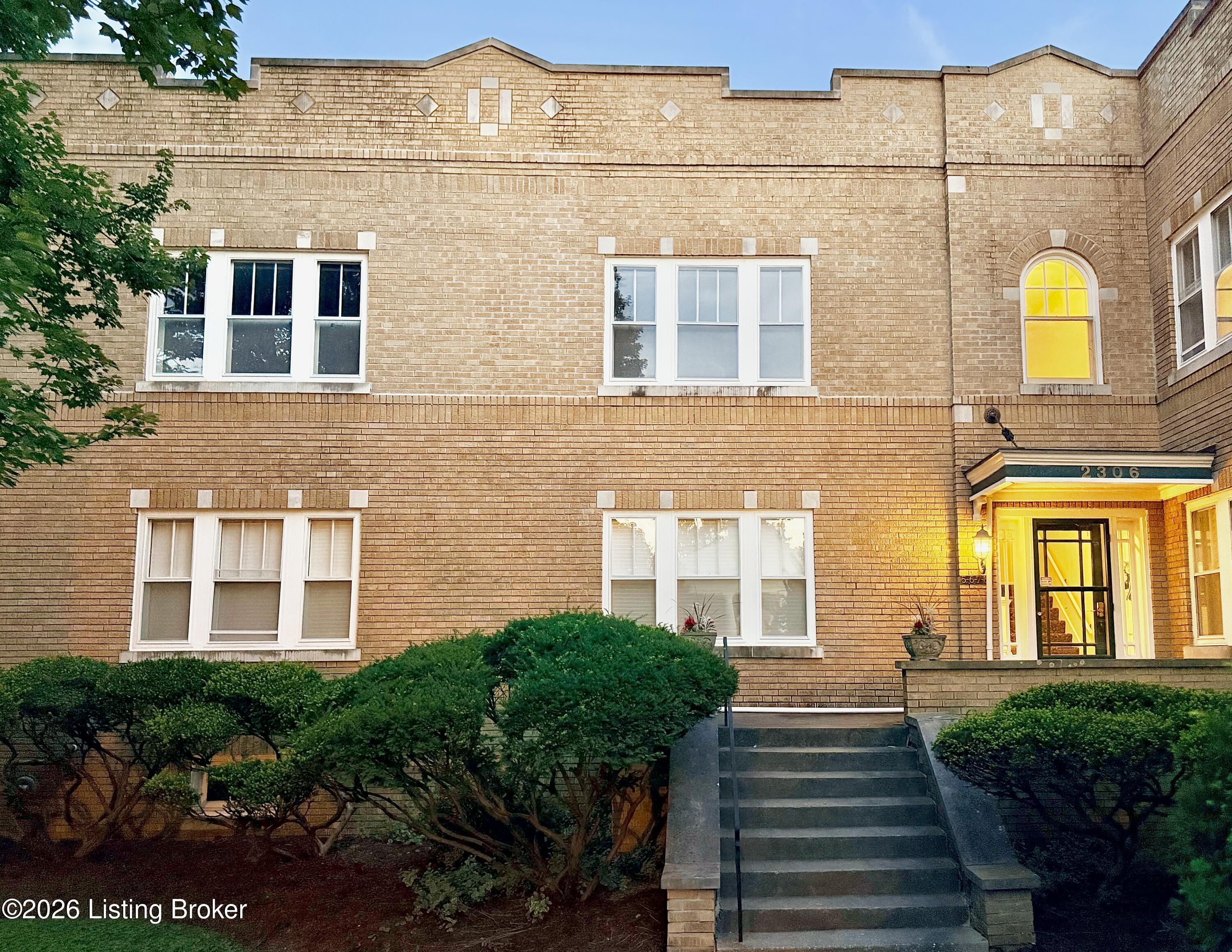 2306 Woodbourne Ave APT 8 Property Photo 1
