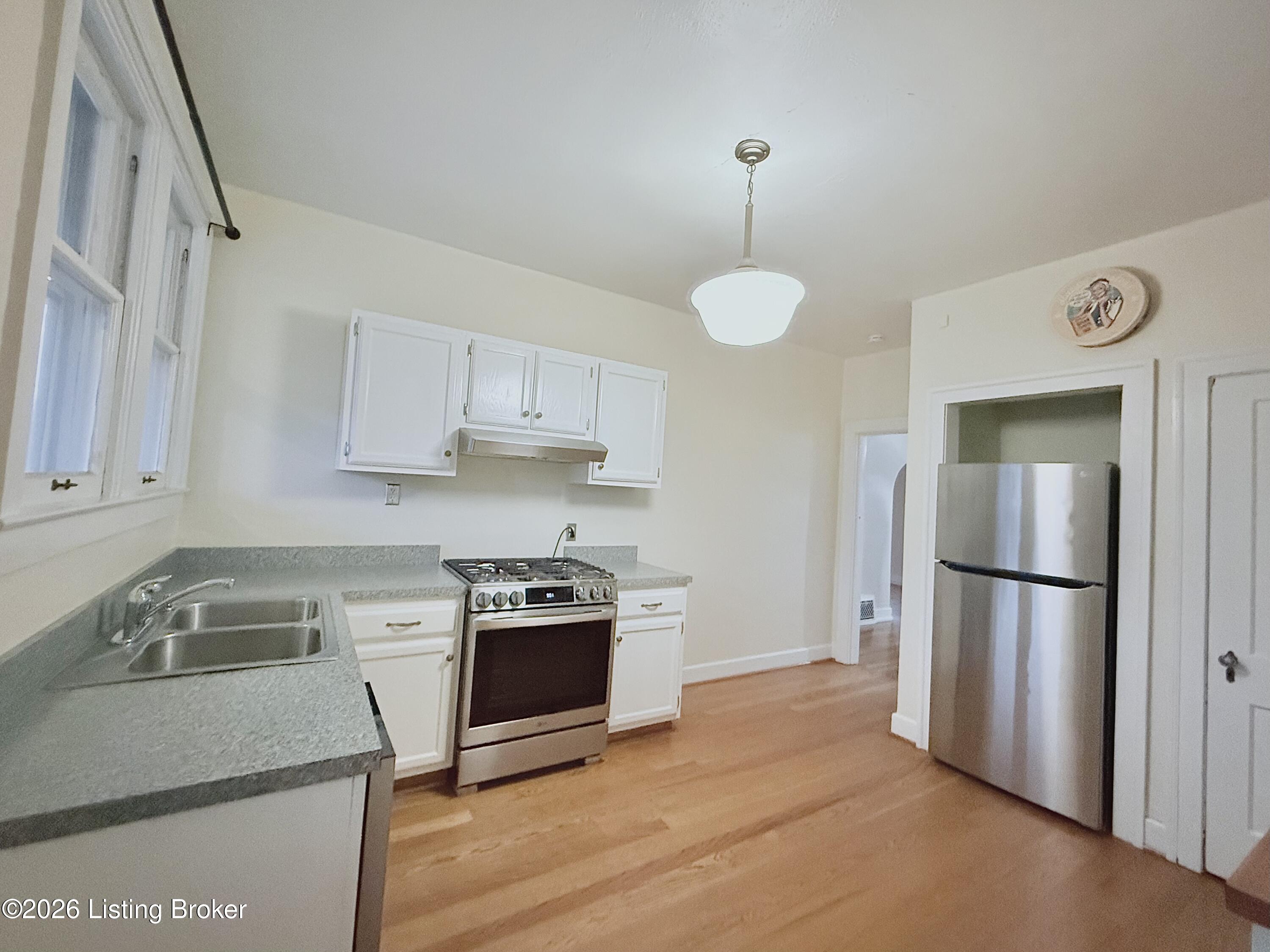 2306 Woodbourne Ave Apt 8 Property Photo 8