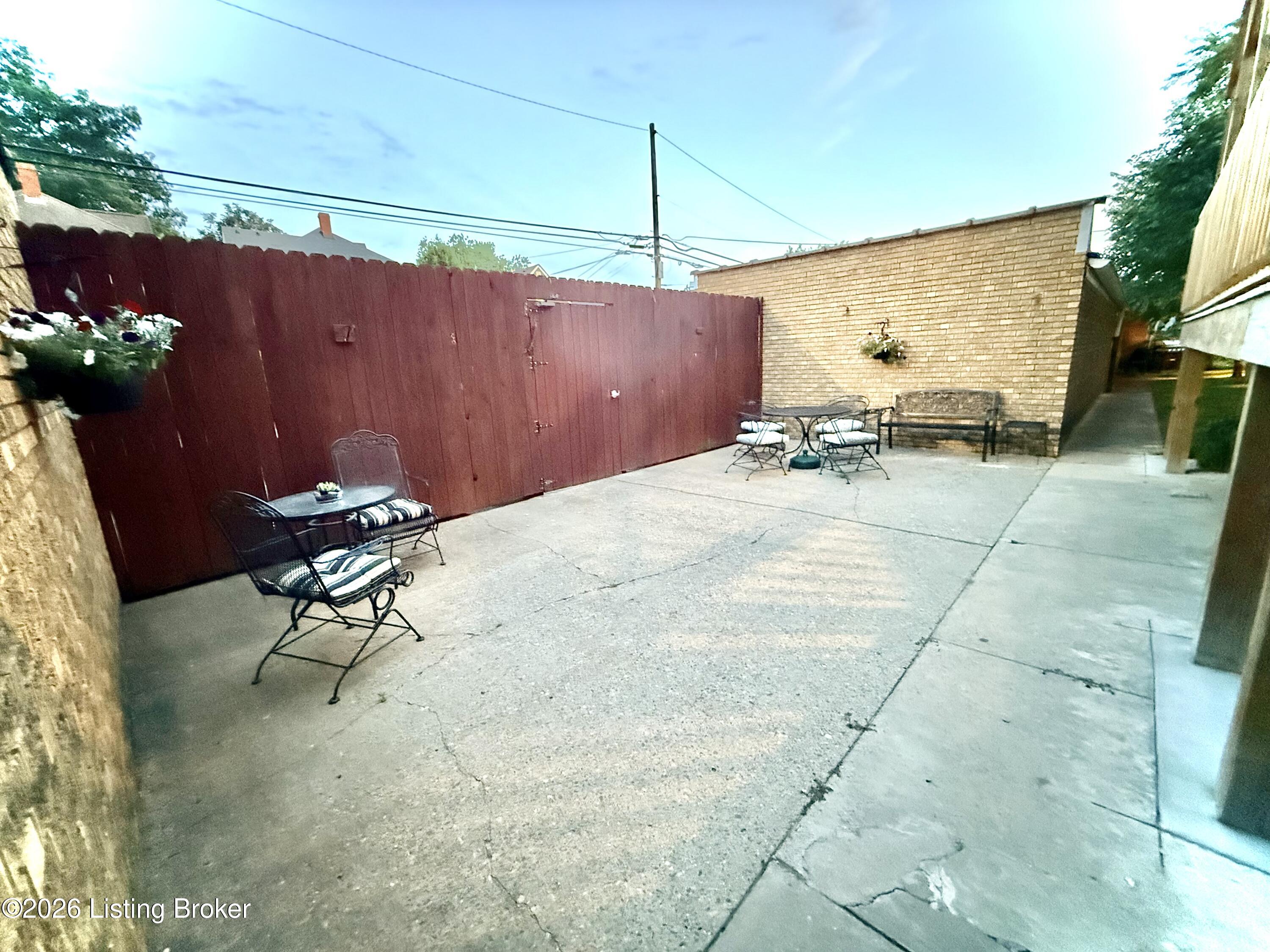 2306 Woodbourne Ave Apt 8 Property Photo 27