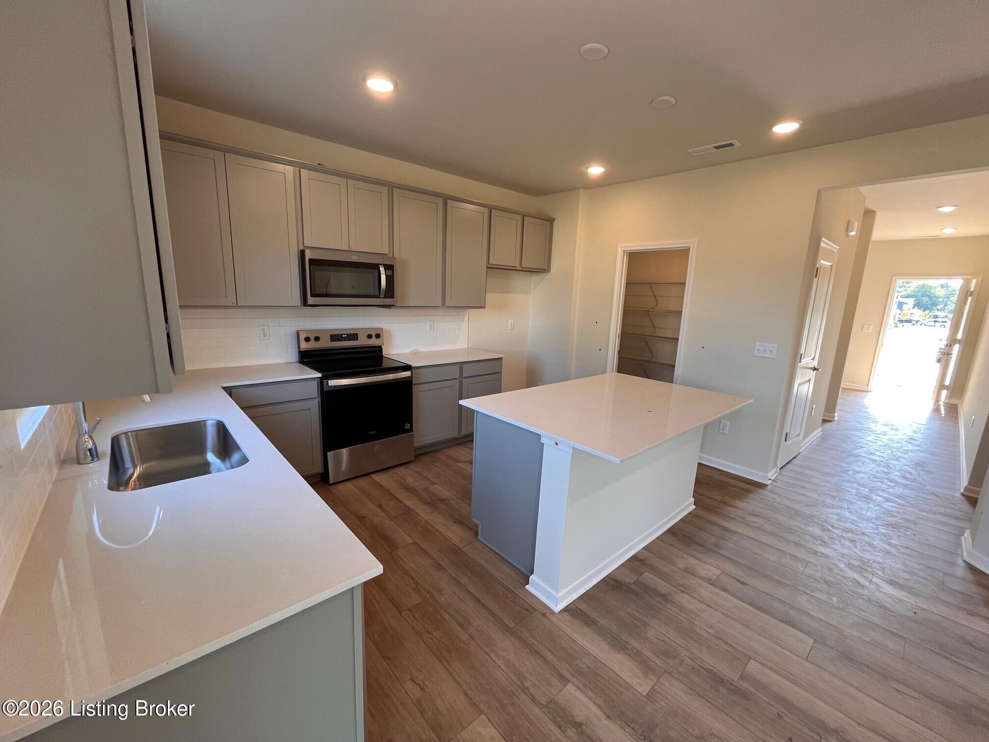 8413 Hollis View Way Property Photo 8