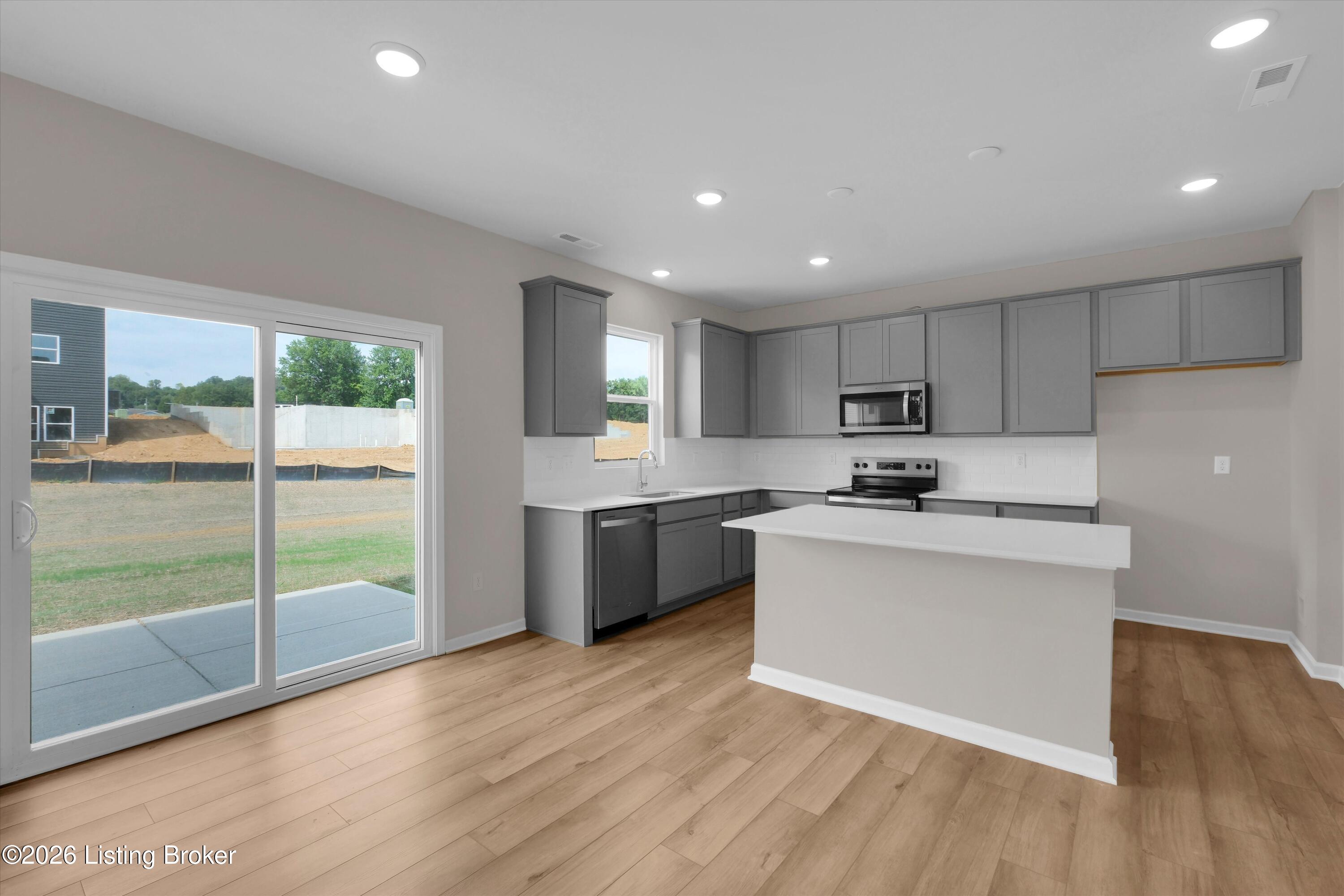 8413 Hollis View Way Property Photo 10