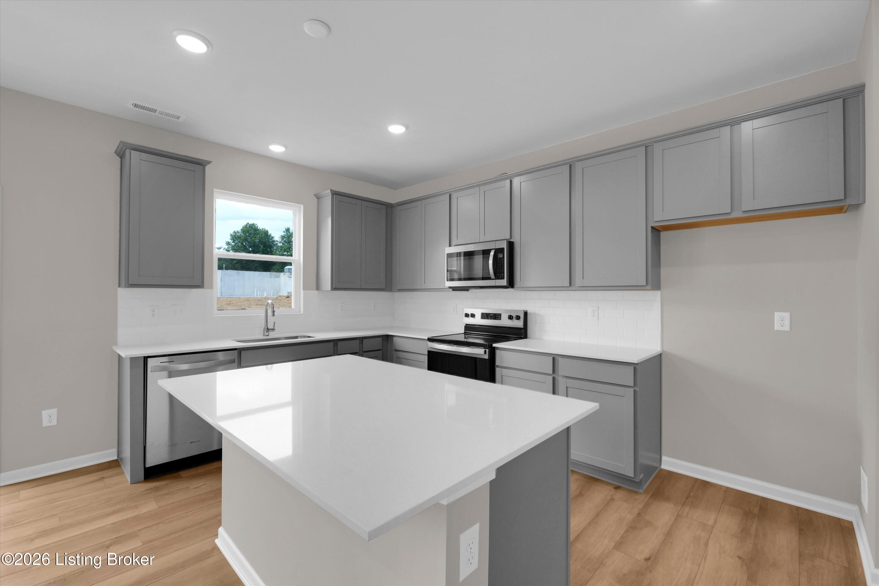 8413 Hollis View Way Property Photo 11