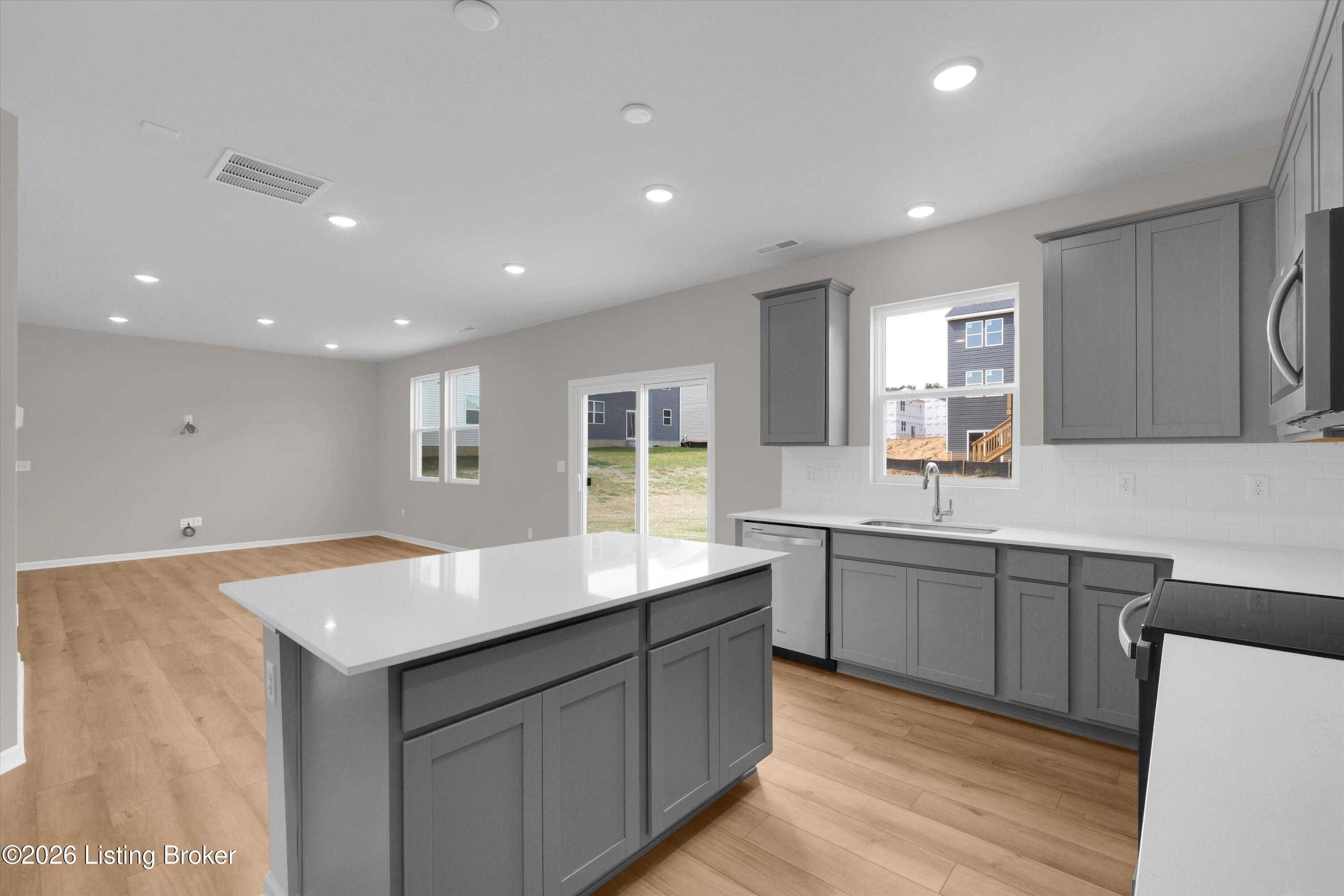 8413 Hollis View Way Property Photo 12