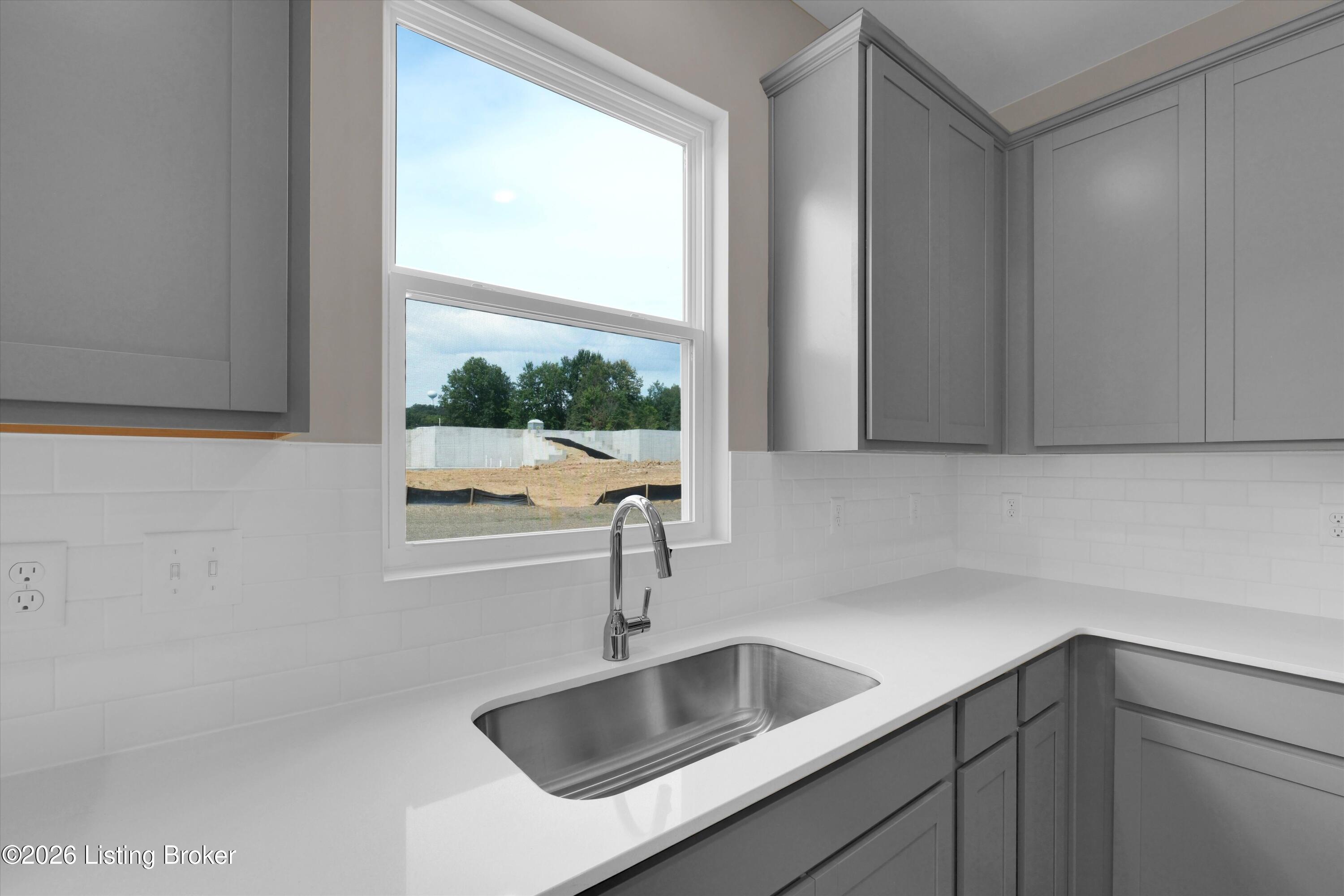 8413 Hollis View Way Property Photo 14
