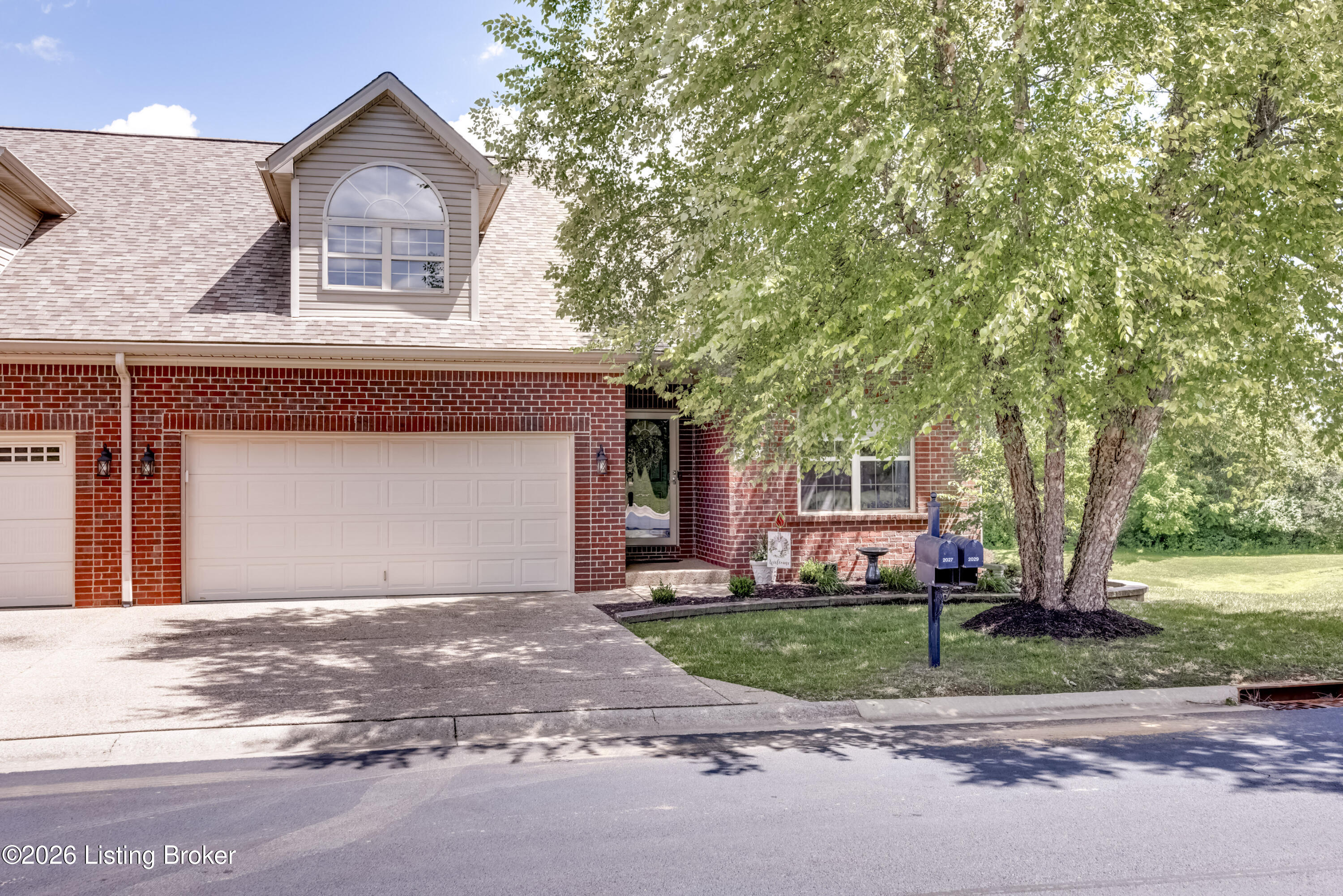 2029 Eagles Landing Dr 17 Property Photo 2