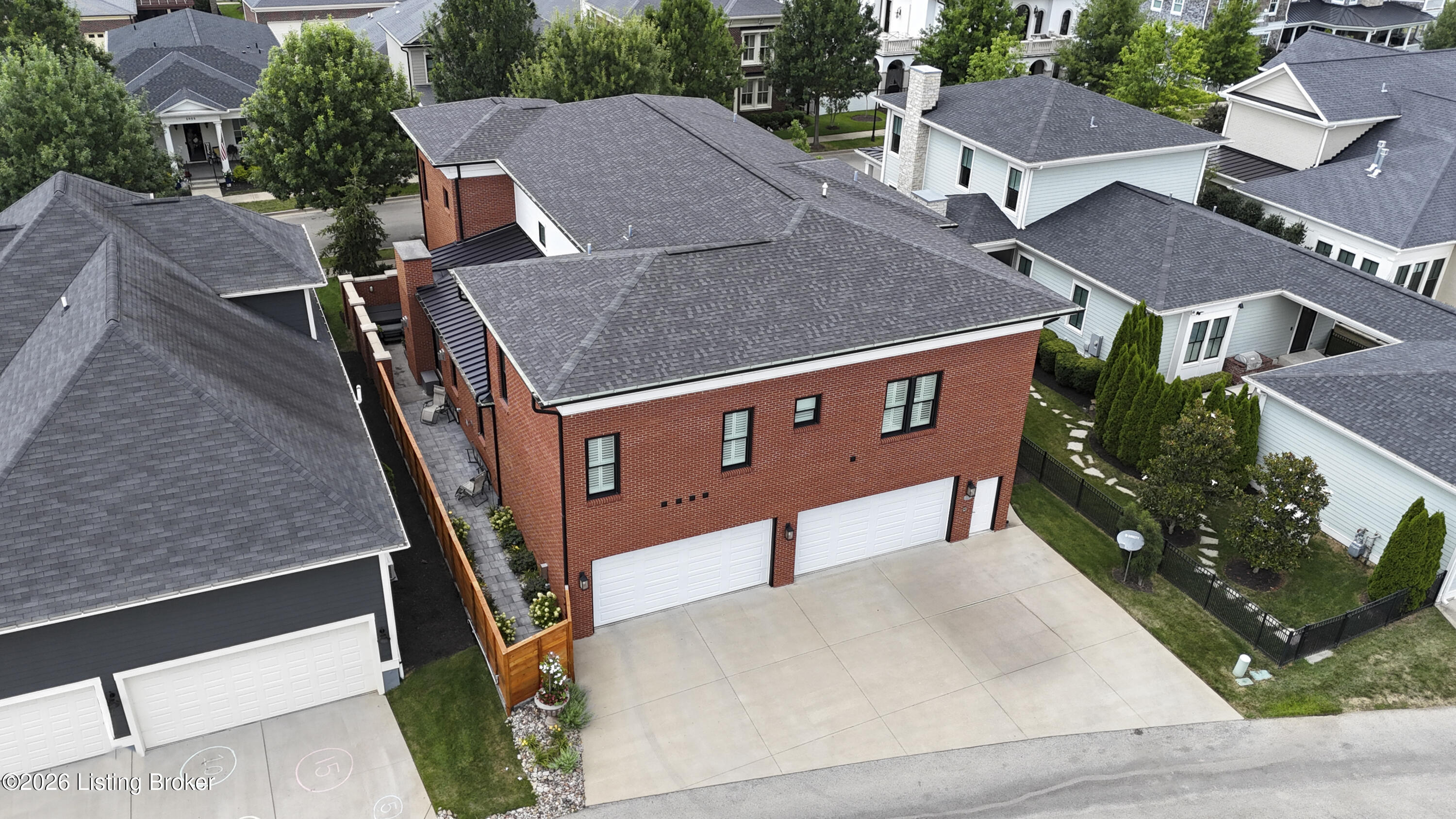 8909 Dolls Eyes St Property Photo 6