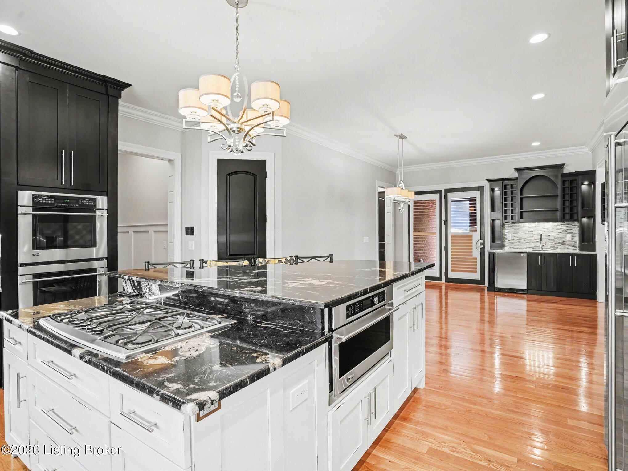 8909 Dolls Eyes St Property Photo 18