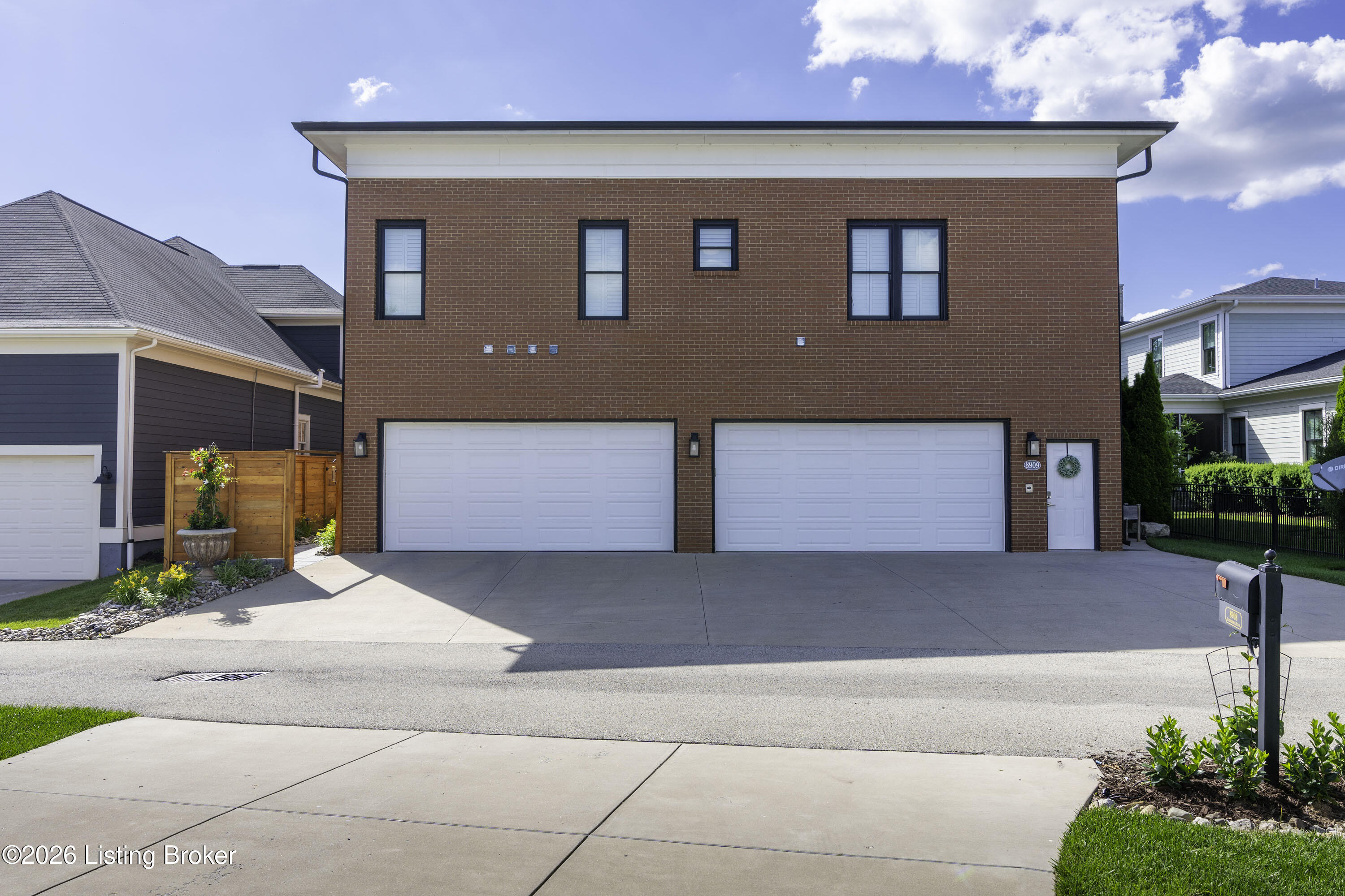 8909 Dolls Eyes St Property Photo 78