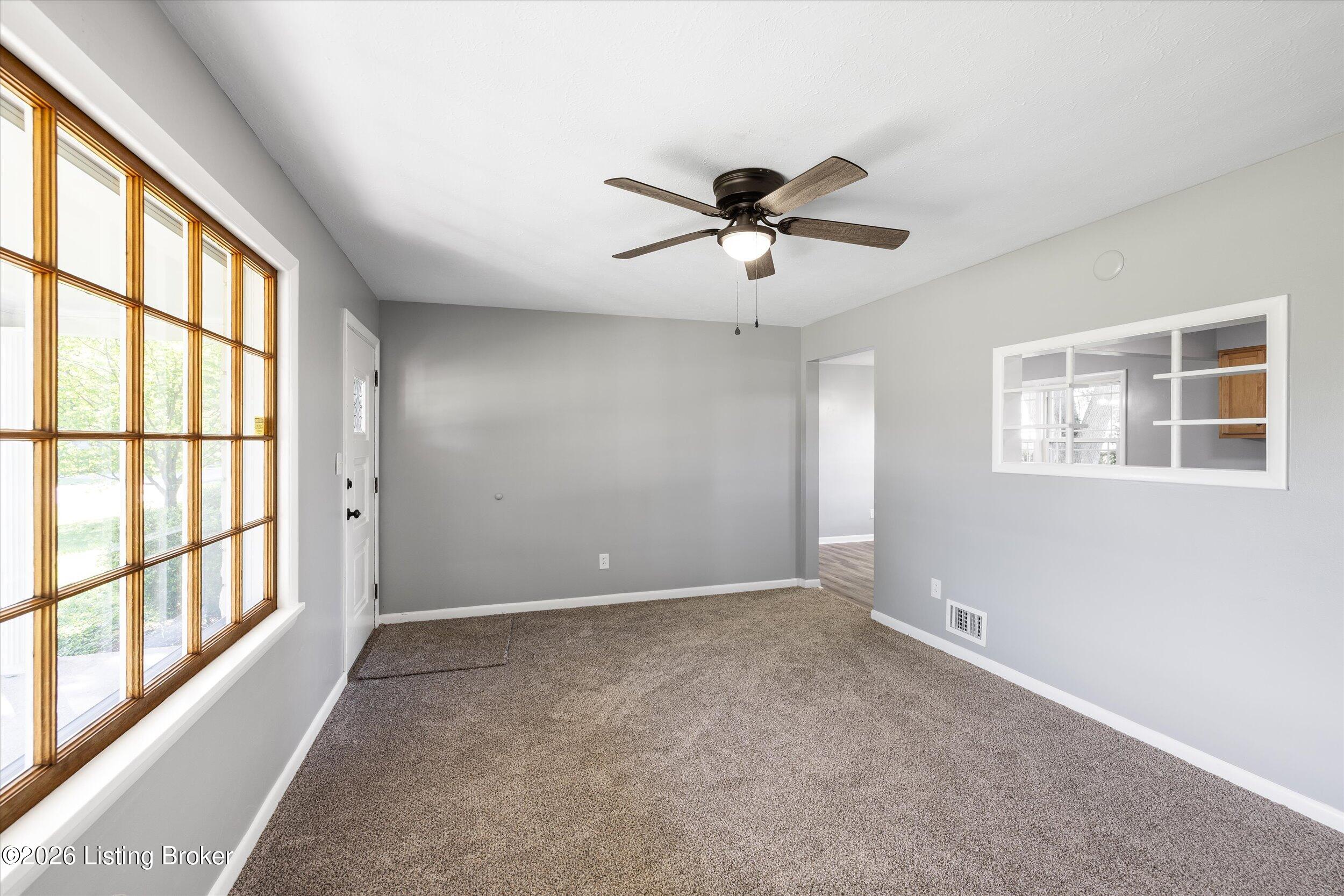 5212 Mercury Dr Property Photo 6