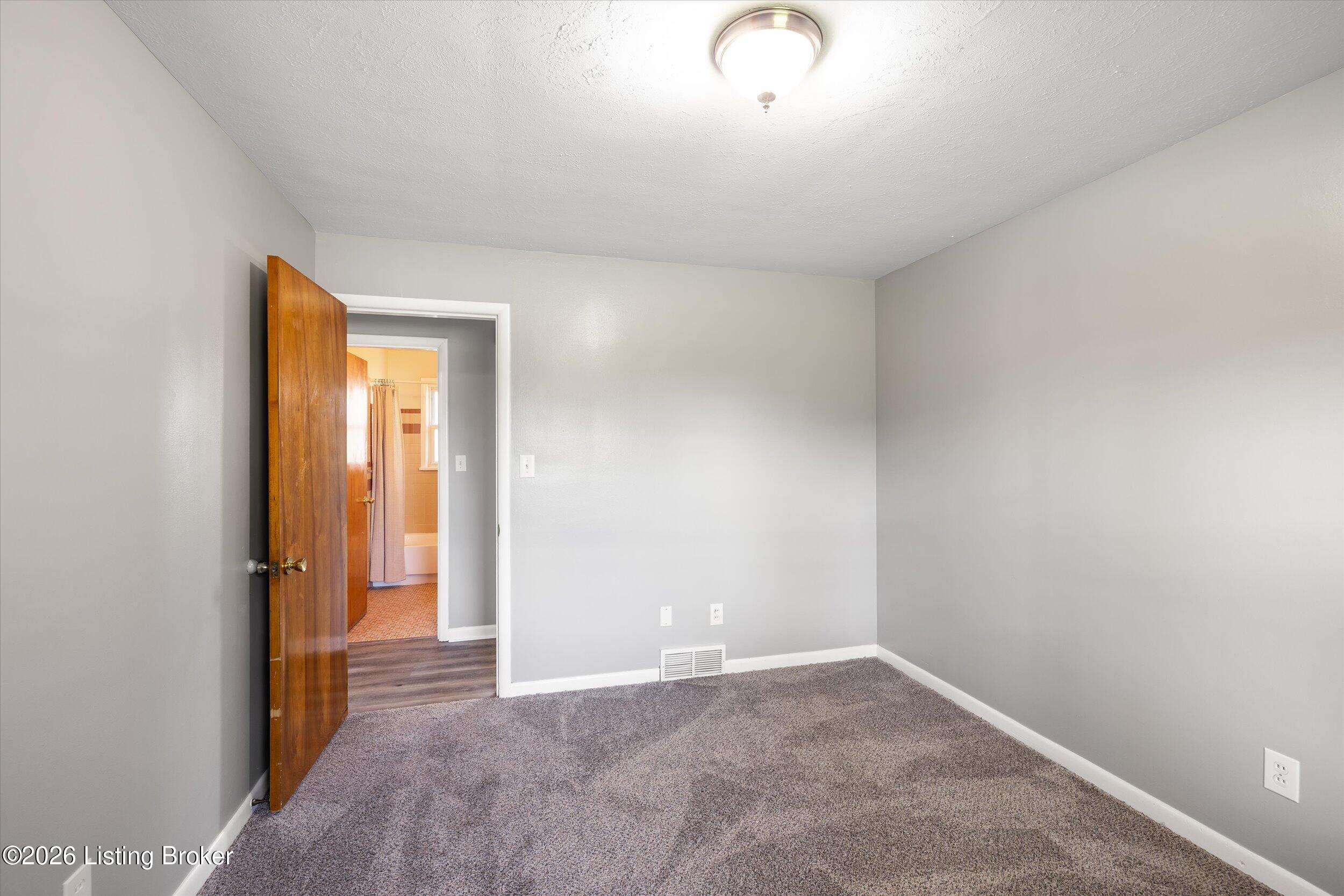 5212 Mercury Dr Property Photo 11
