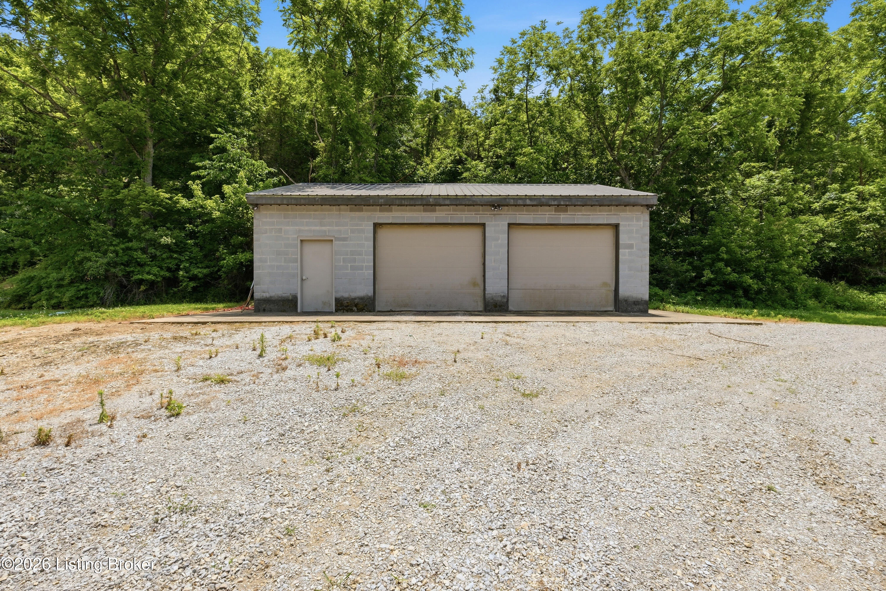 1411 Barebone Rd Property Photo 3