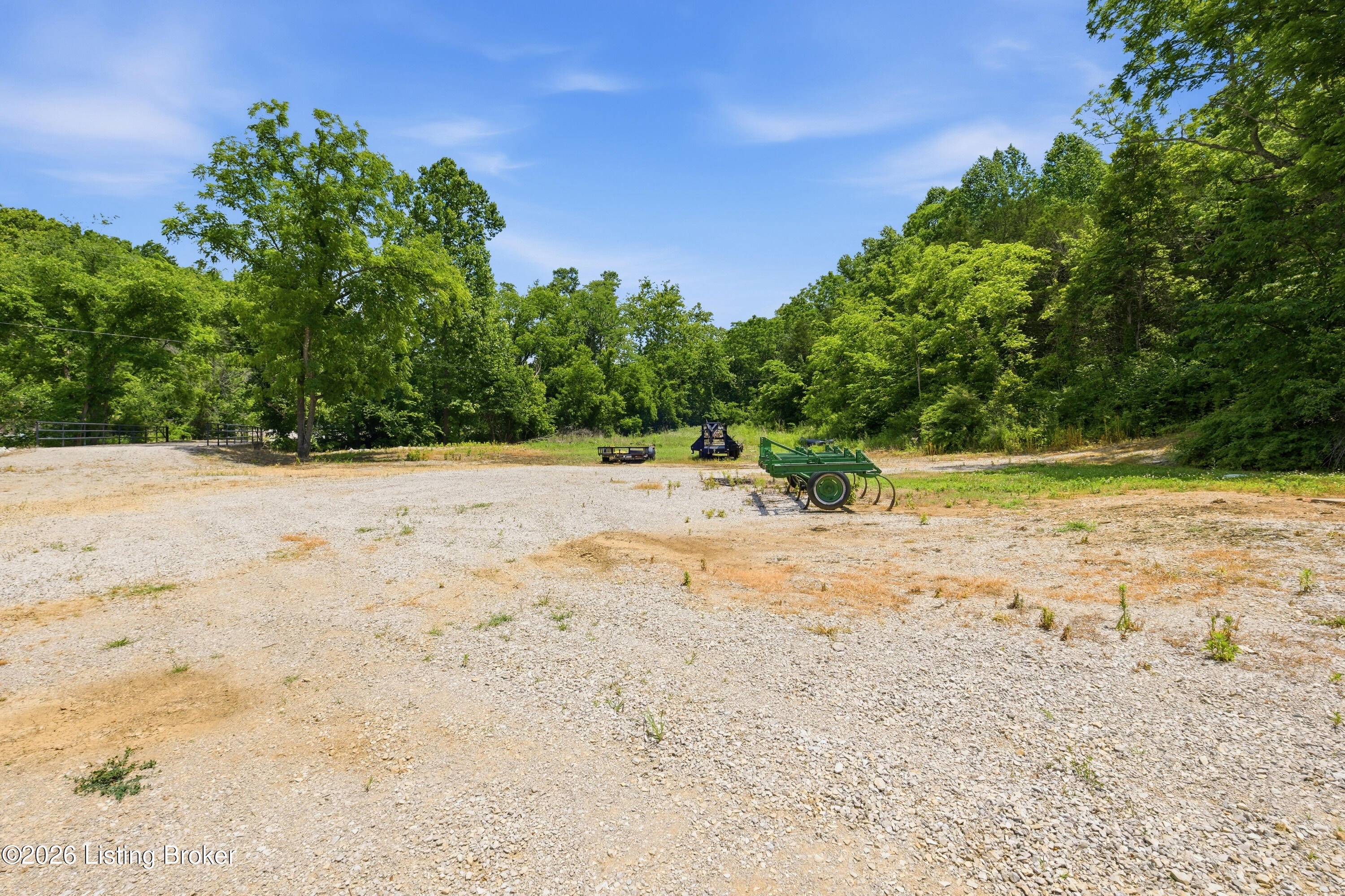 1411 Barebone Rd Property Photo 4
