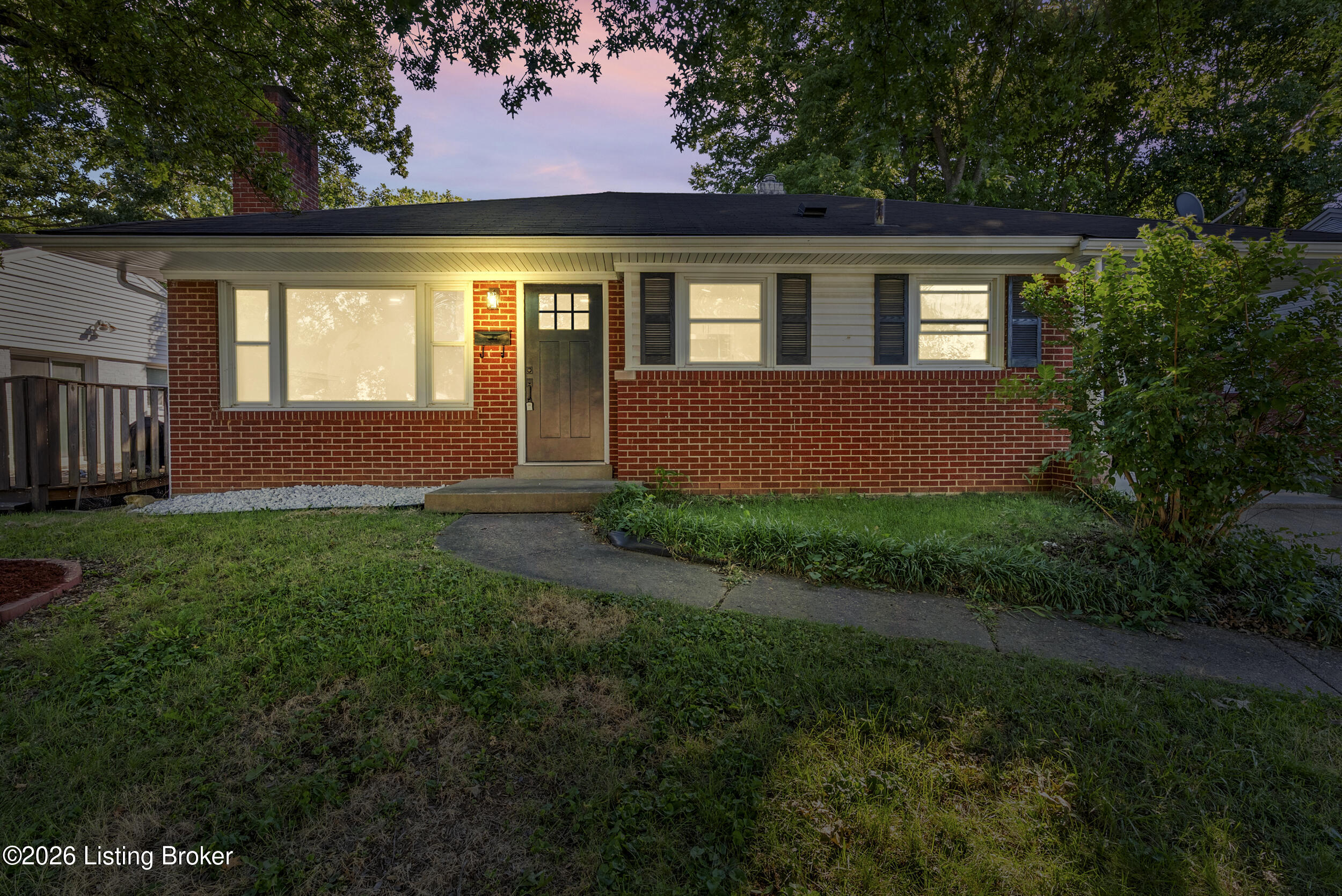3715 Rosemont Blvd Property Photo 1