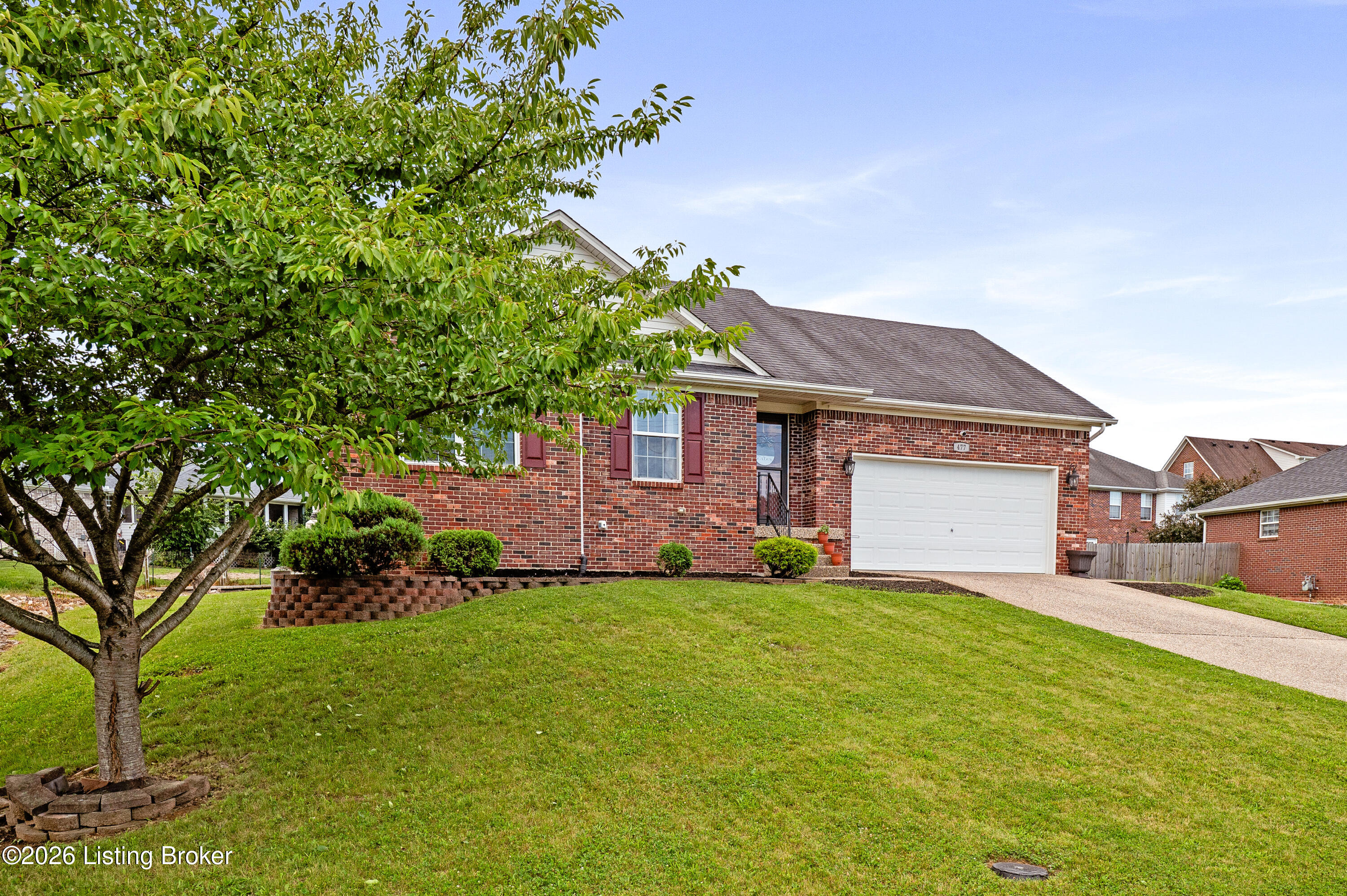 477 Erin Cir Property Photo 3
