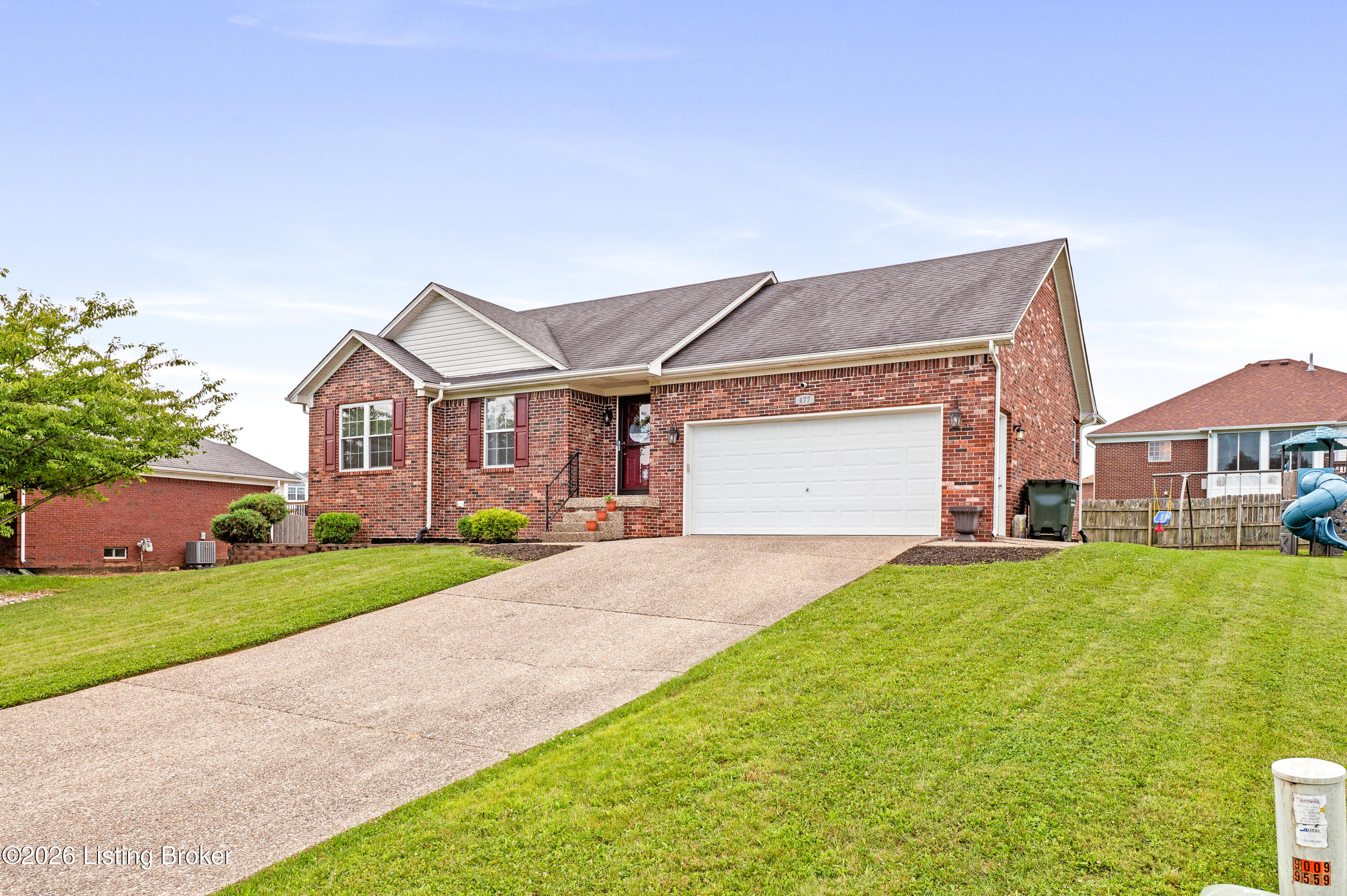 477 Erin Cir Property Photo 4