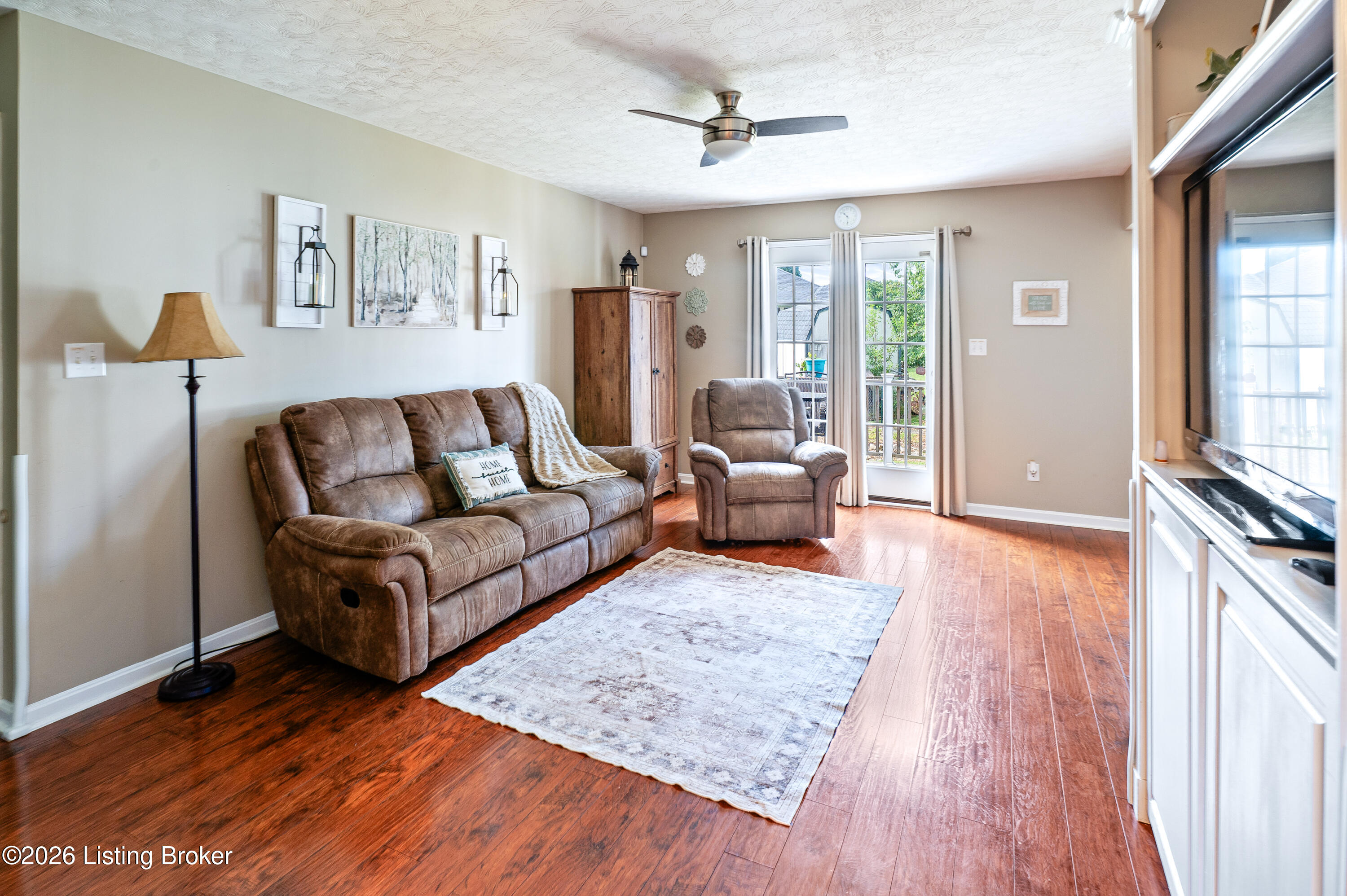 477 Erin Cir Property Photo 8