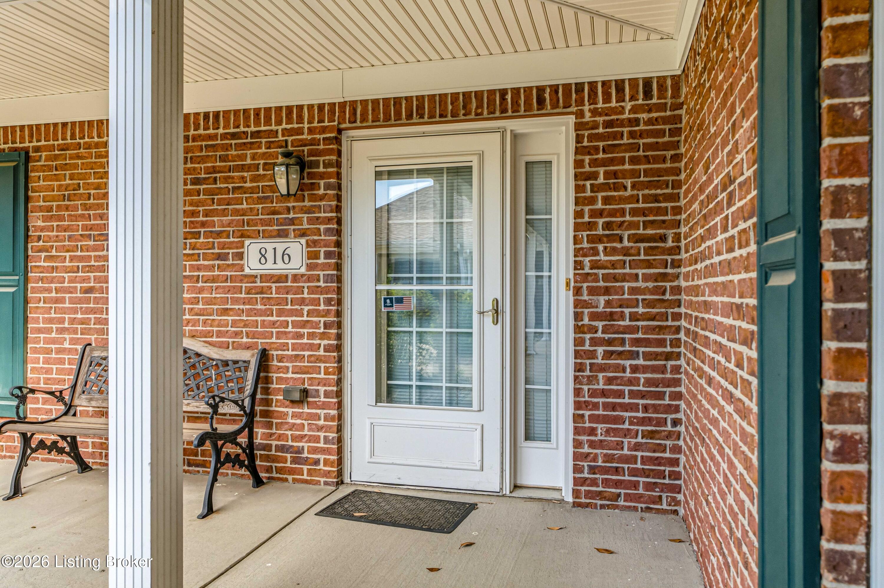 816 Garden Pointe Dr Property Photo 2