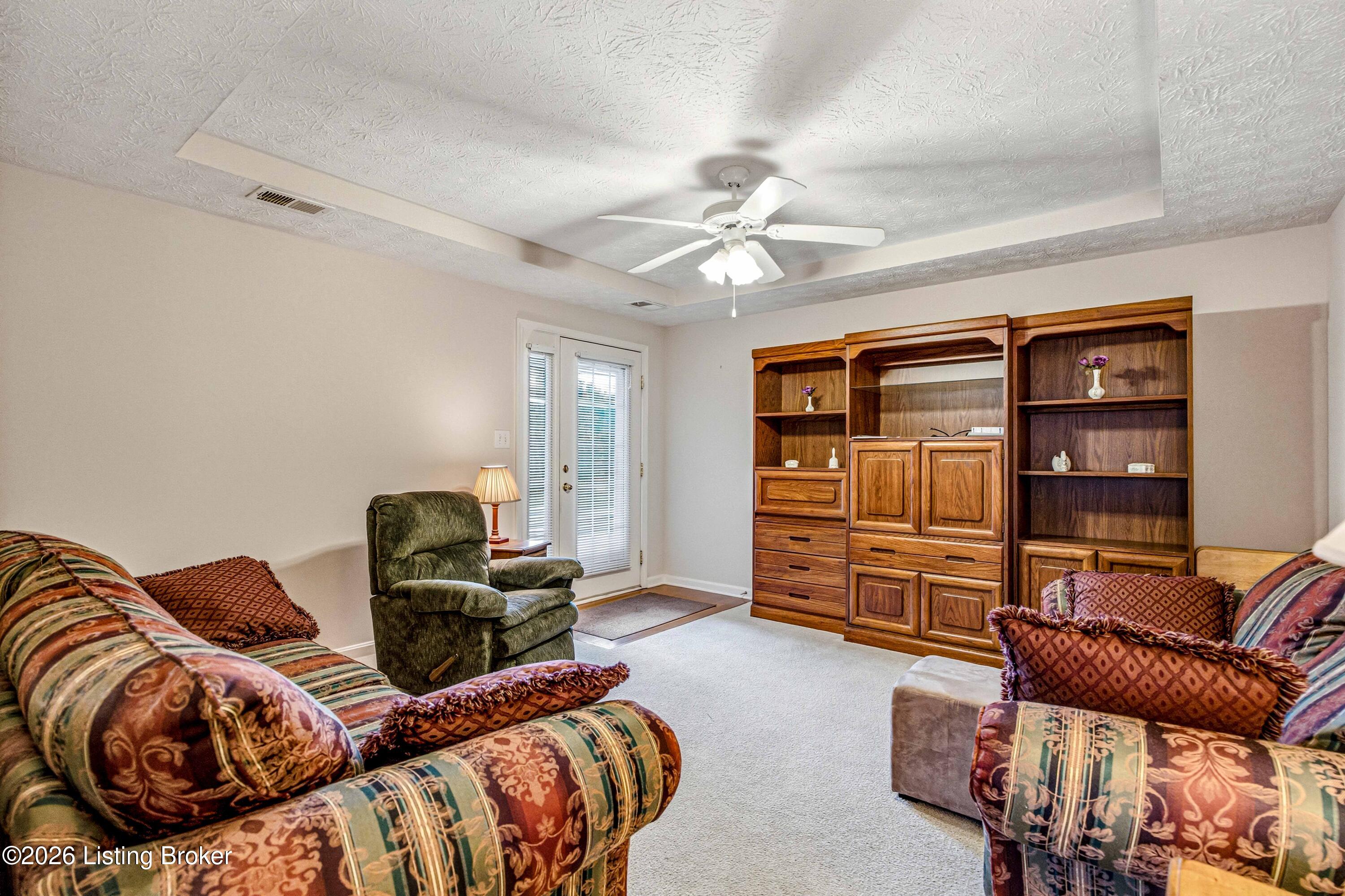 816 Garden Pointe Dr Property Photo 6