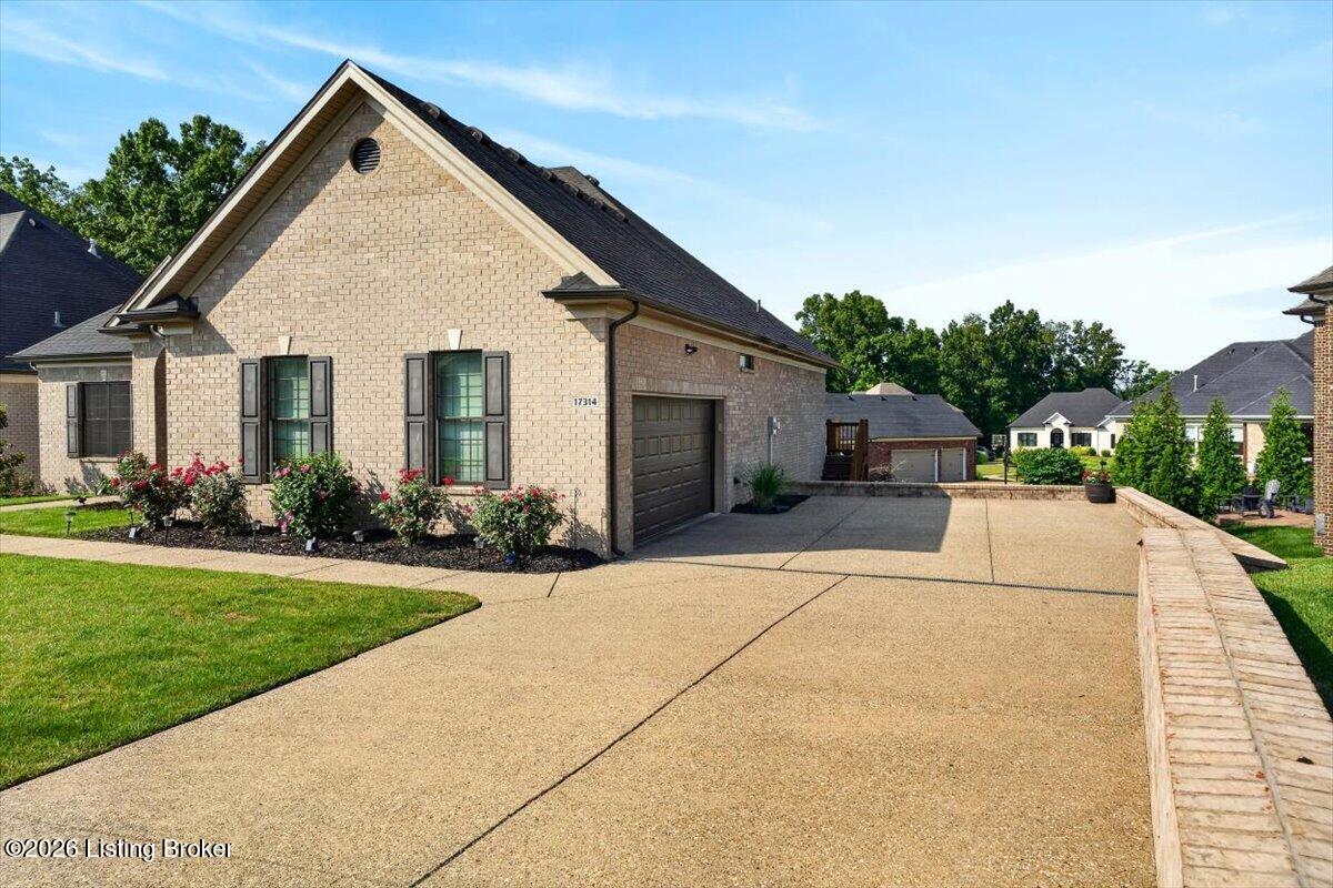 17314 Shakes Creek Dr Property Photo 47