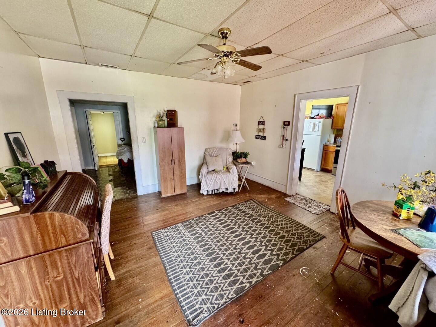 327 E Main St Property Photo 7