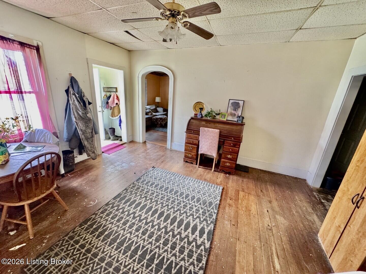 327 E Main St Property Photo 8