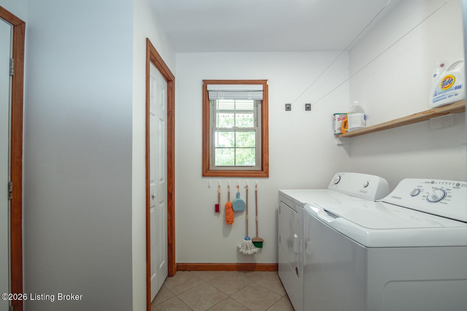 65 Arvin Ave Property Photo 12