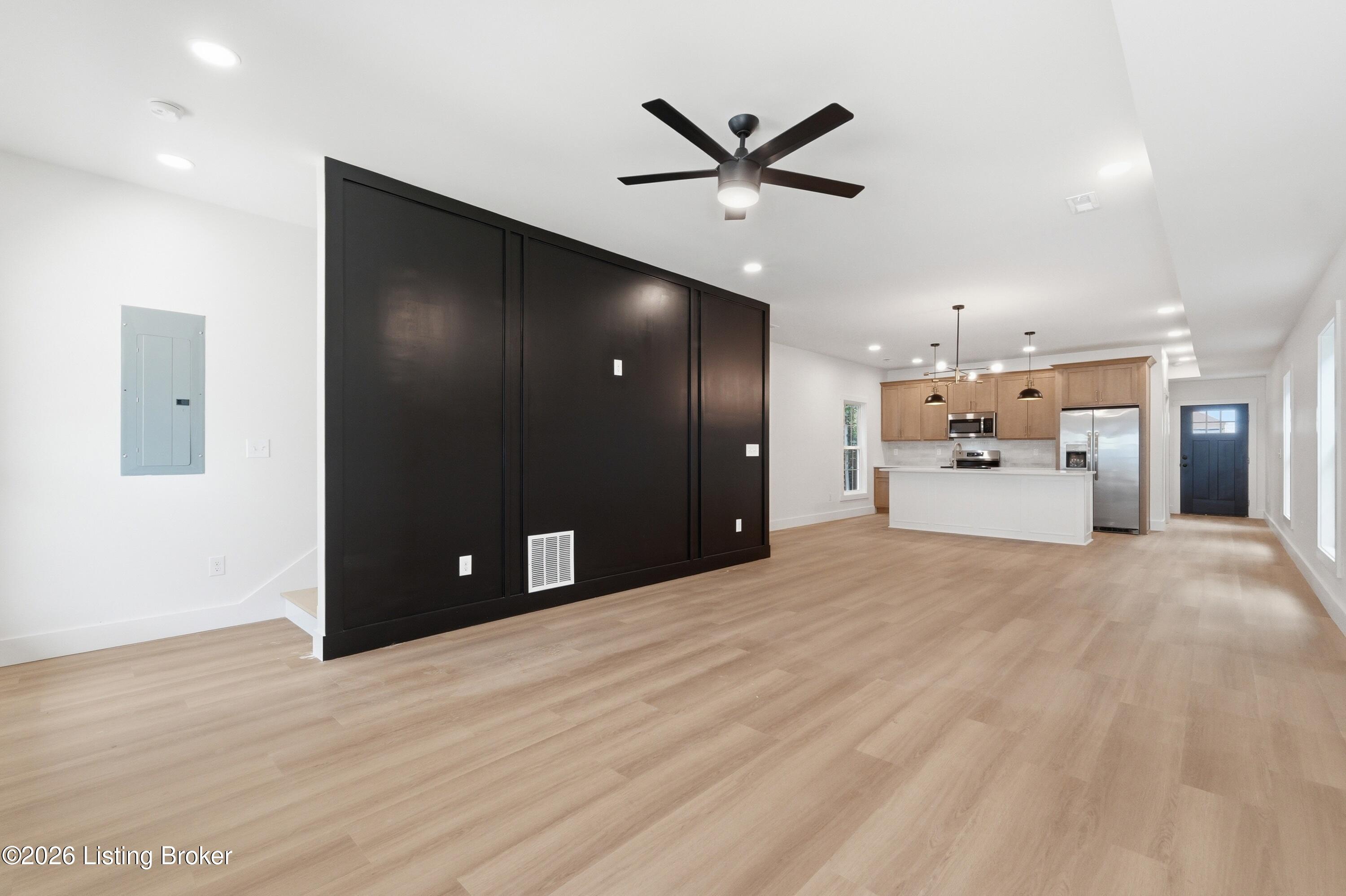 514 E Ormsby Ave Property Photo 6