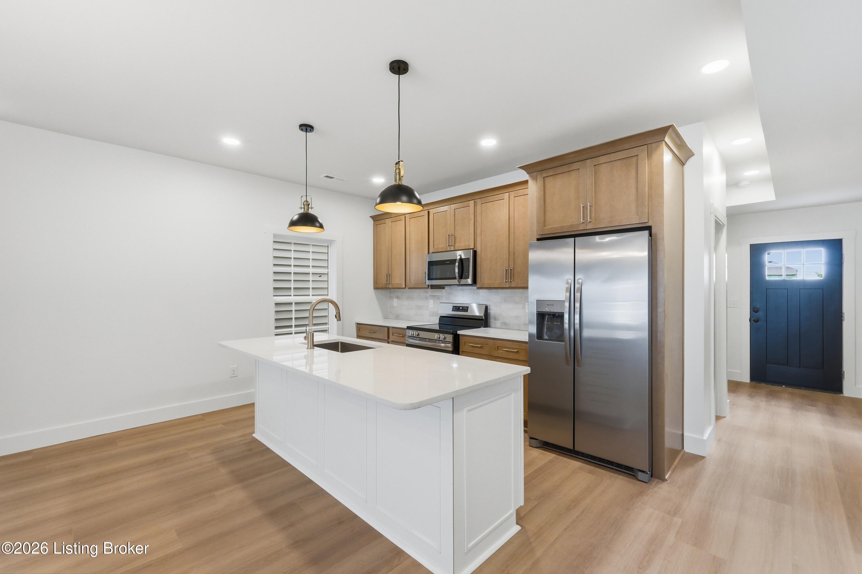 514 E Ormsby Ave Property Photo 8