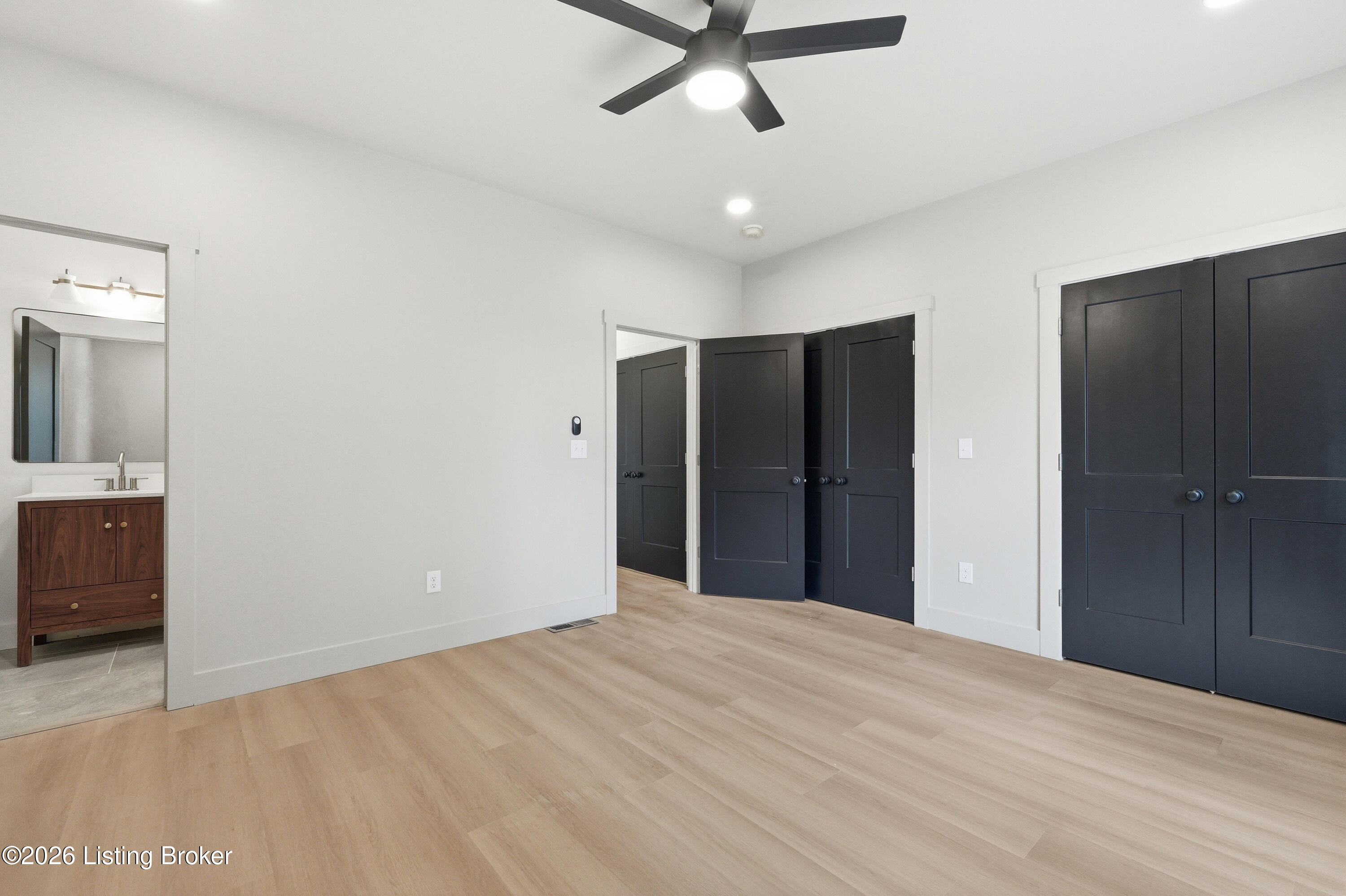 514 E Ormsby Ave Property Photo 17