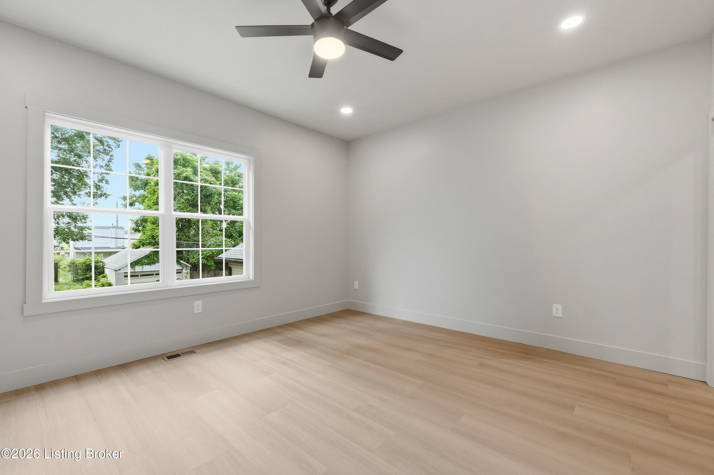 514 E Ormsby Ave Property Photo 19