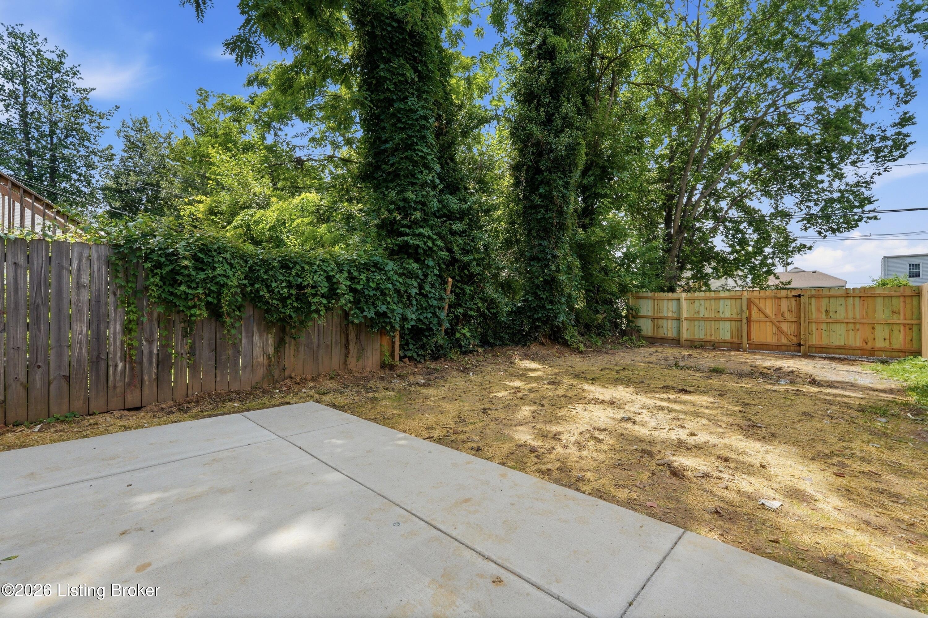 514 E Ormsby Ave Property Photo 28