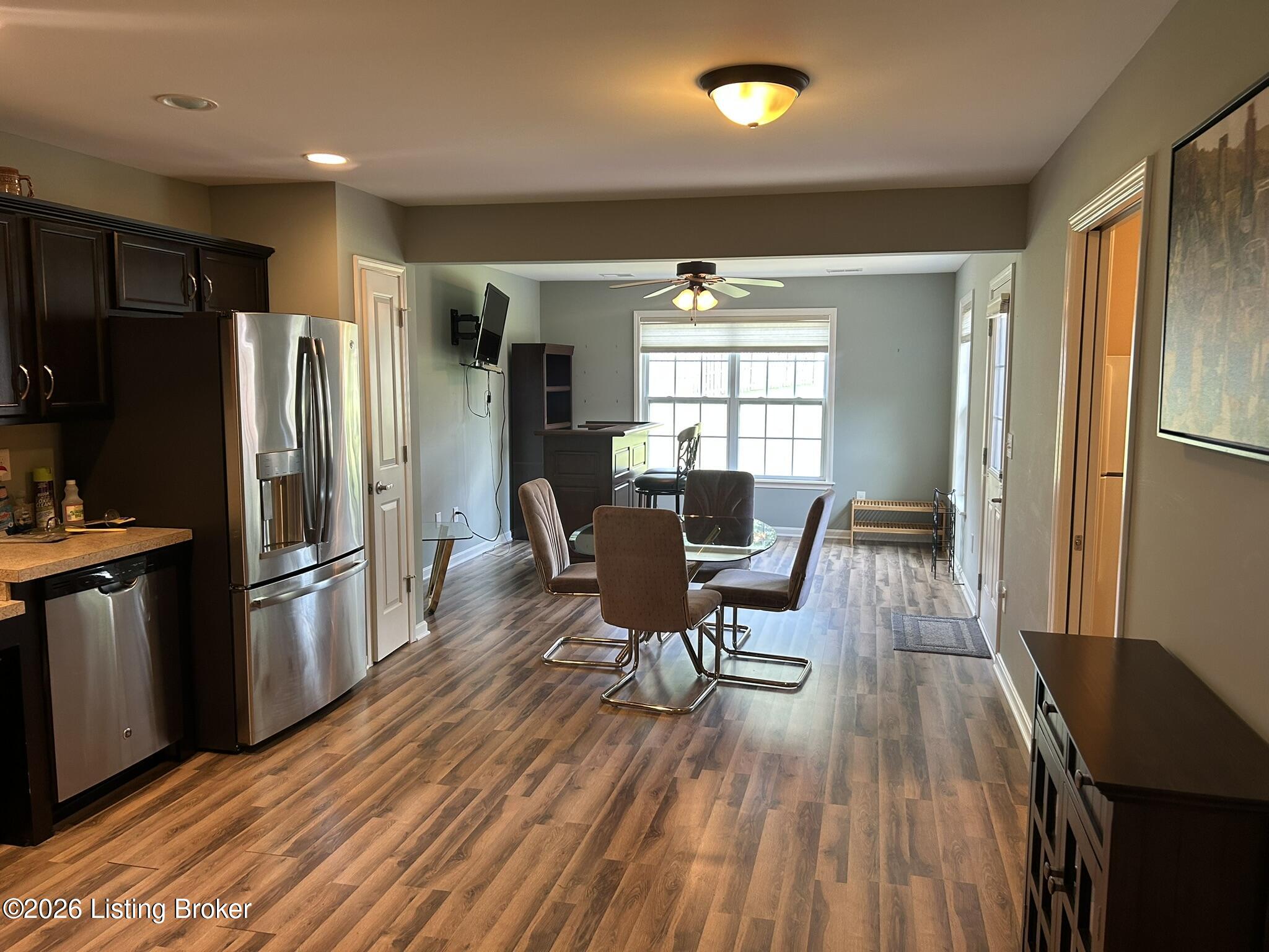 850 Garden Pointe Dr Property Photo 9