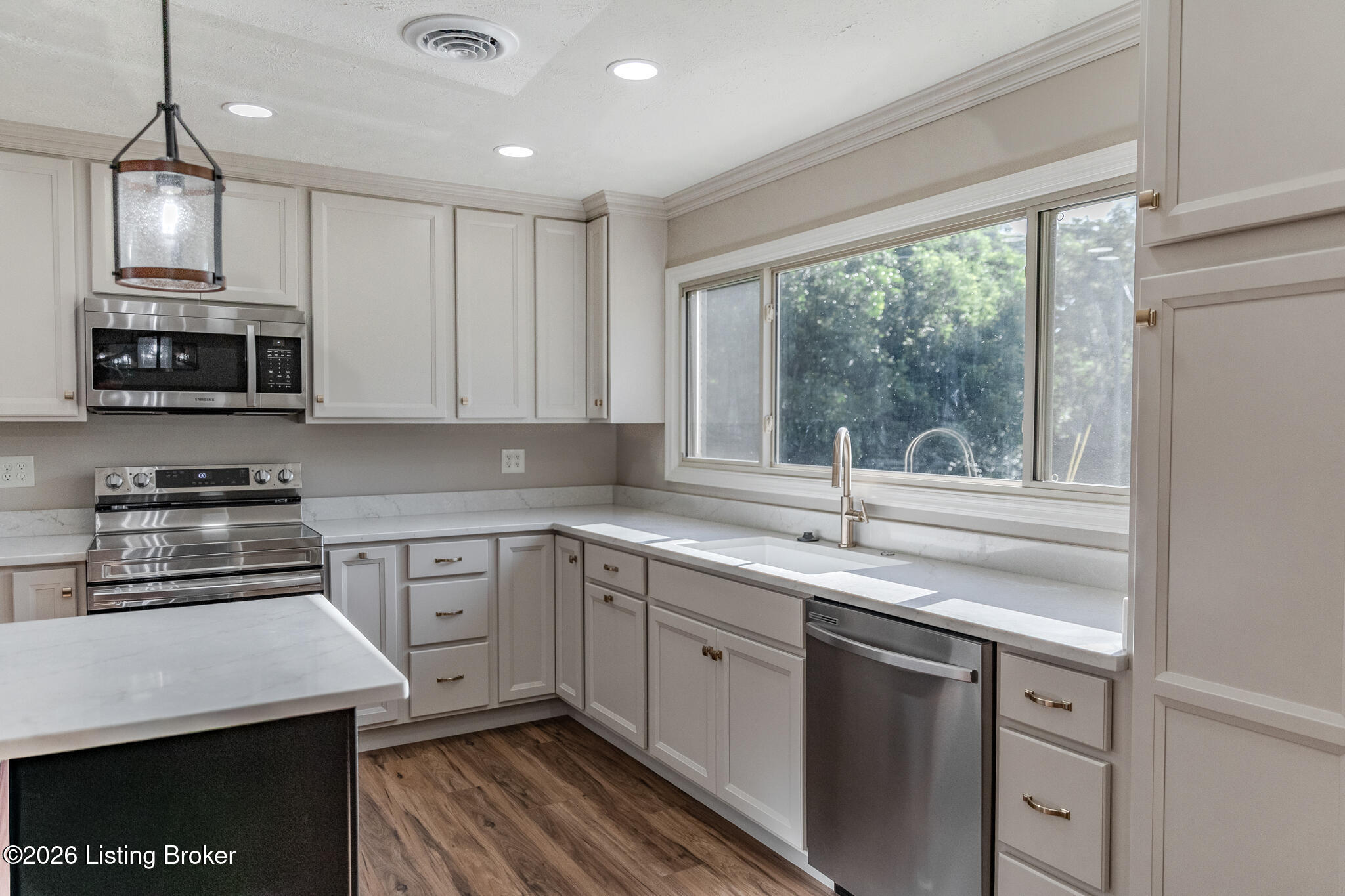 100 Locust St Property Photo 14