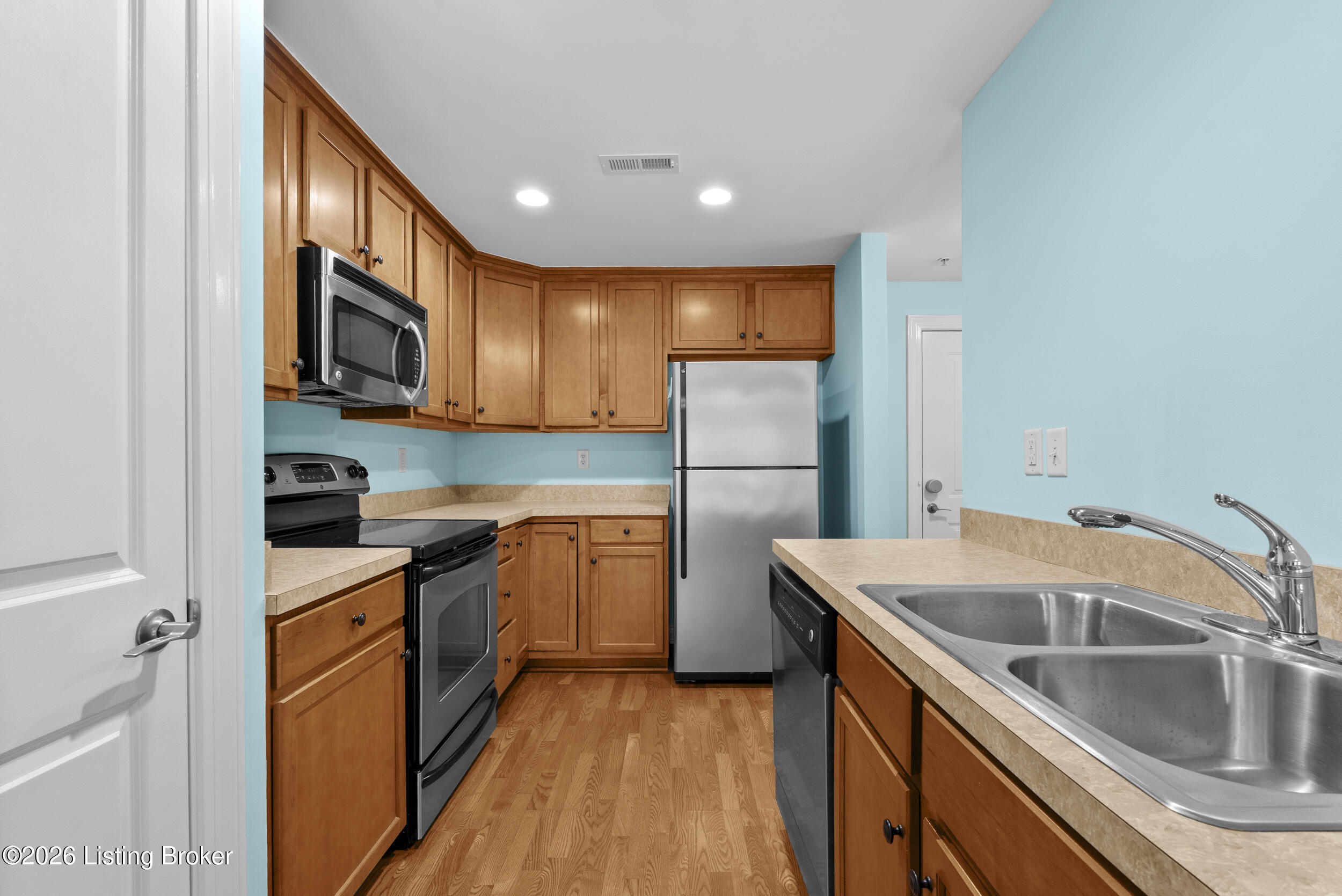 2411 Brownsboro Rd 302 Property Photo 6