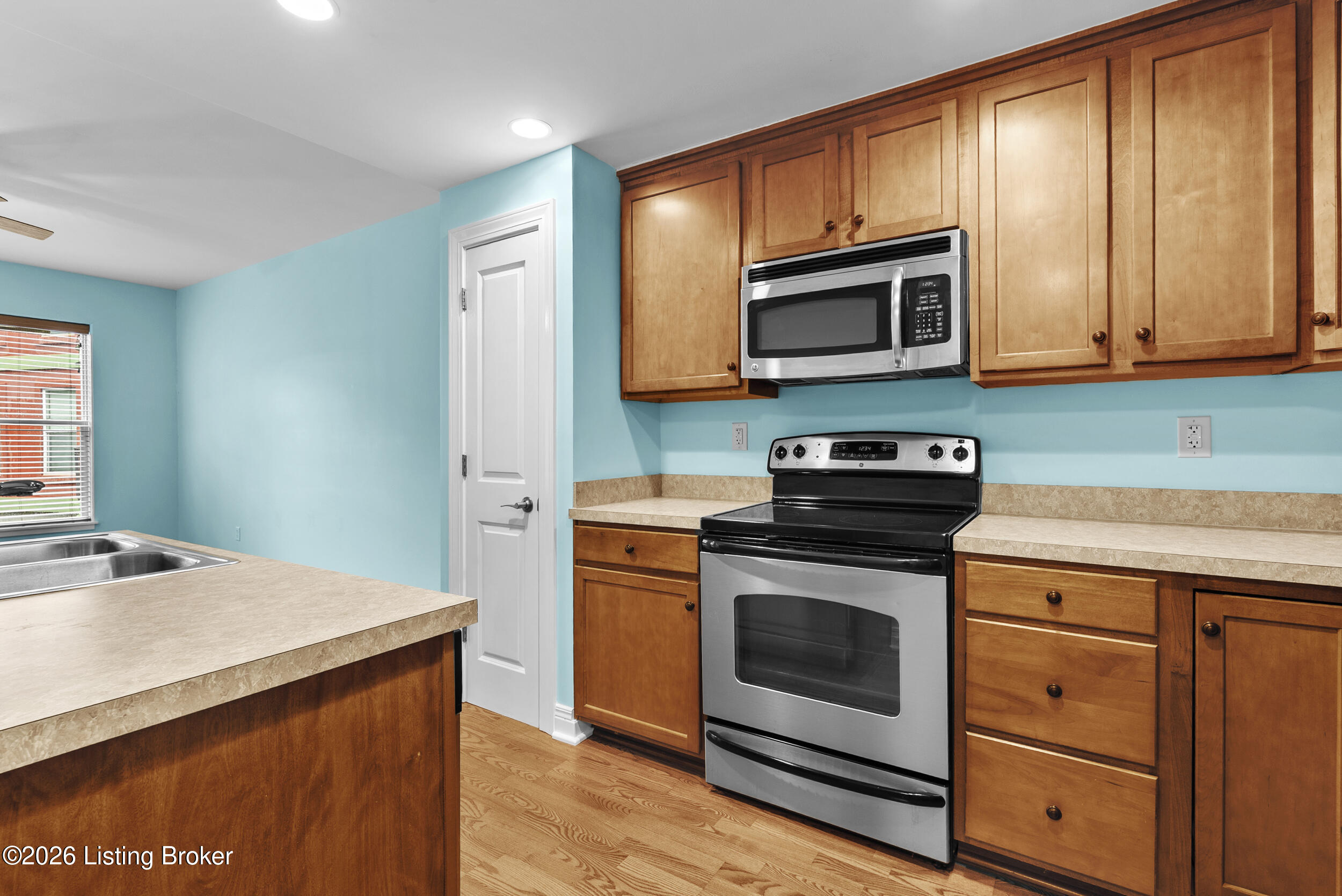 2411 Brownsboro Rd 302 Property Photo 7
