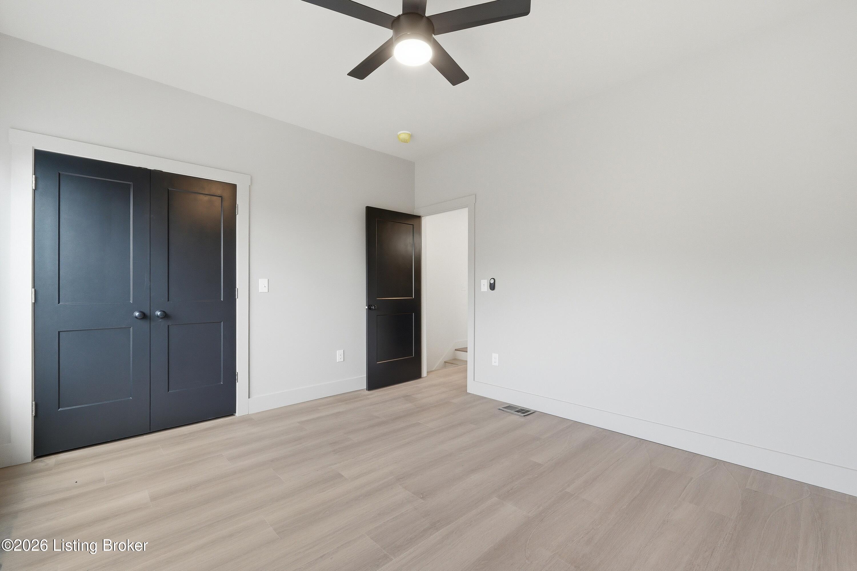 711 E Ormsby Ave Property Photo 24