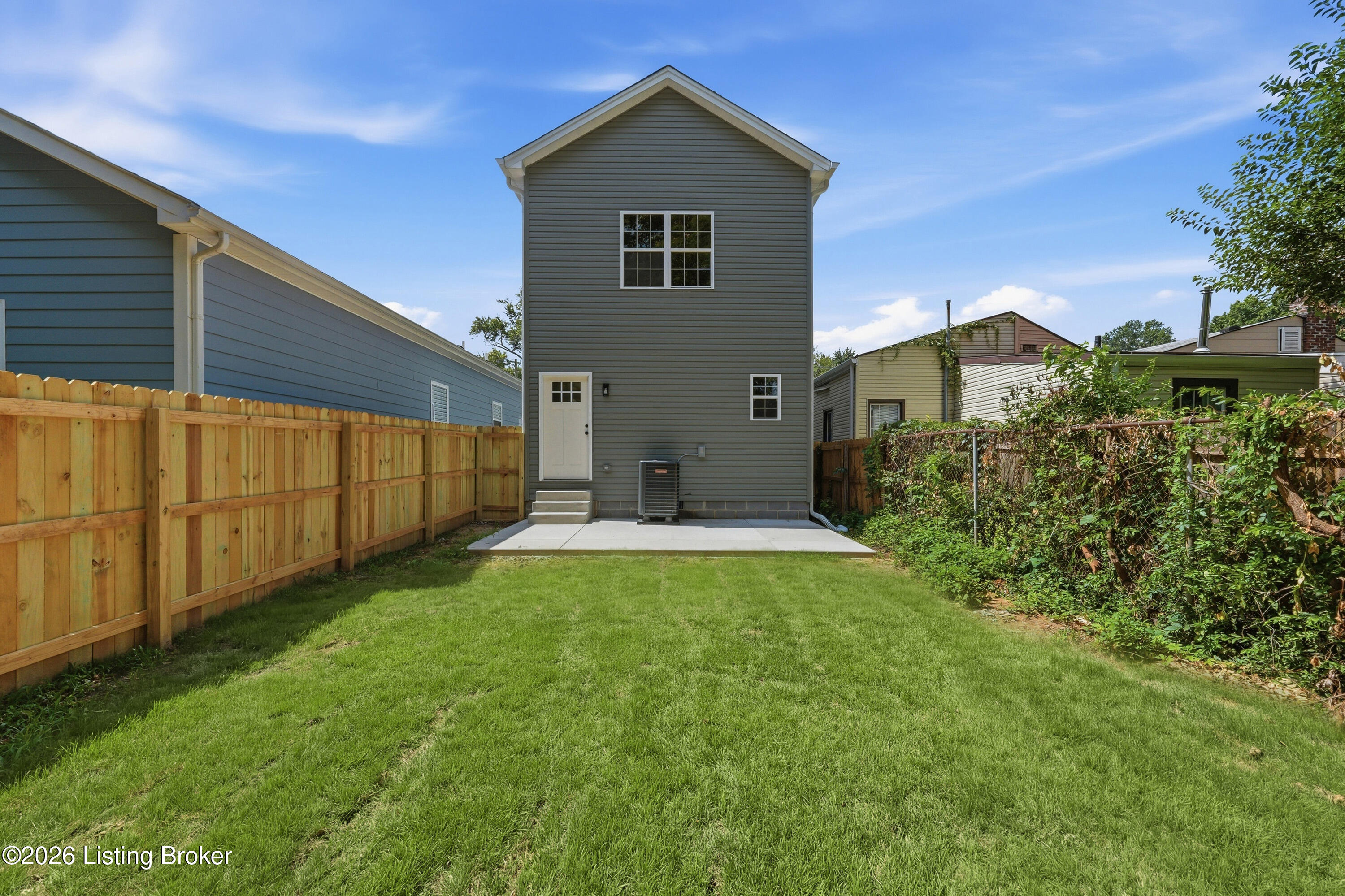 711 E Ormsby Ave Property Photo 28
