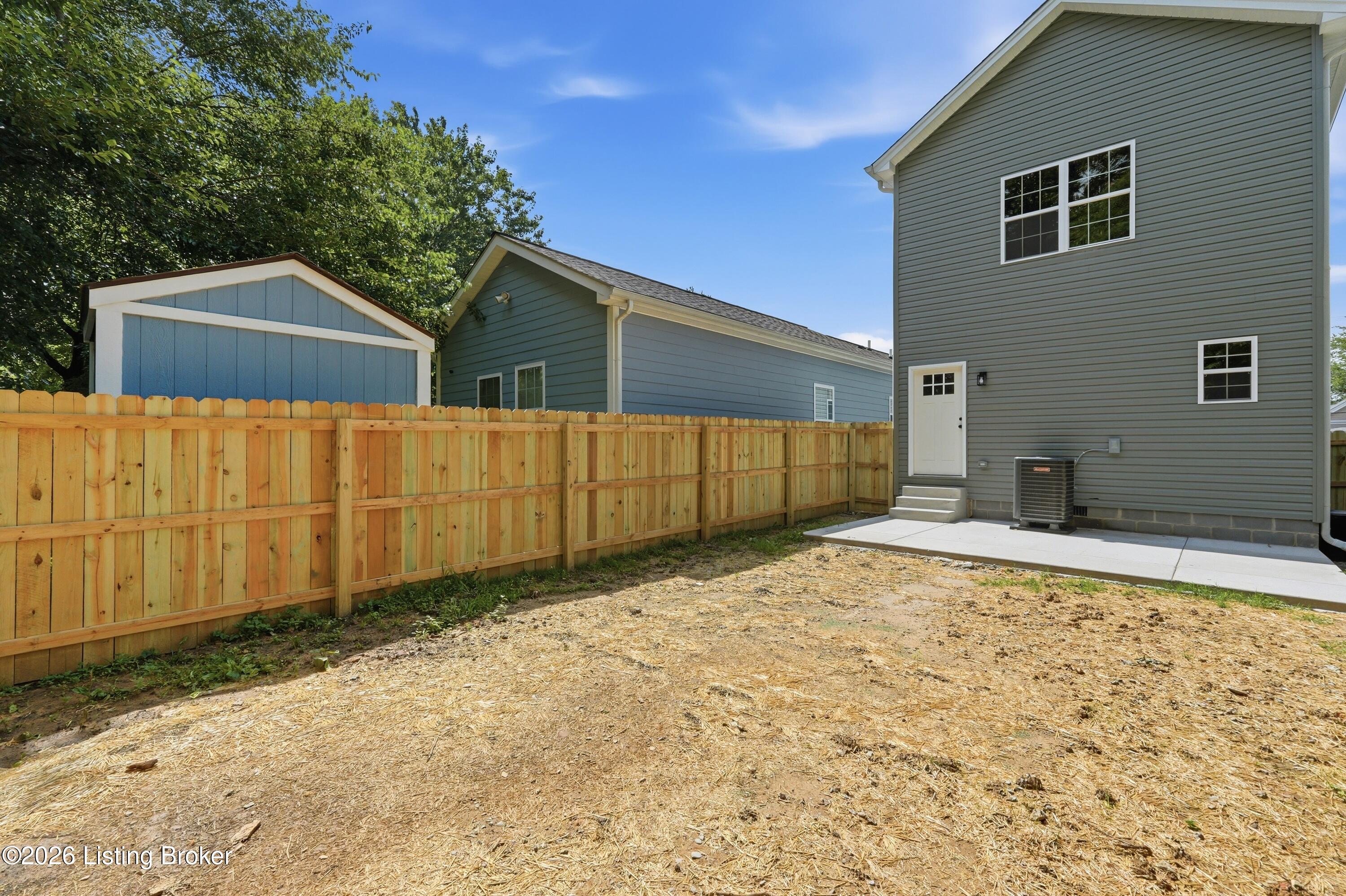 711 E Ormsby Ave Property Photo 32