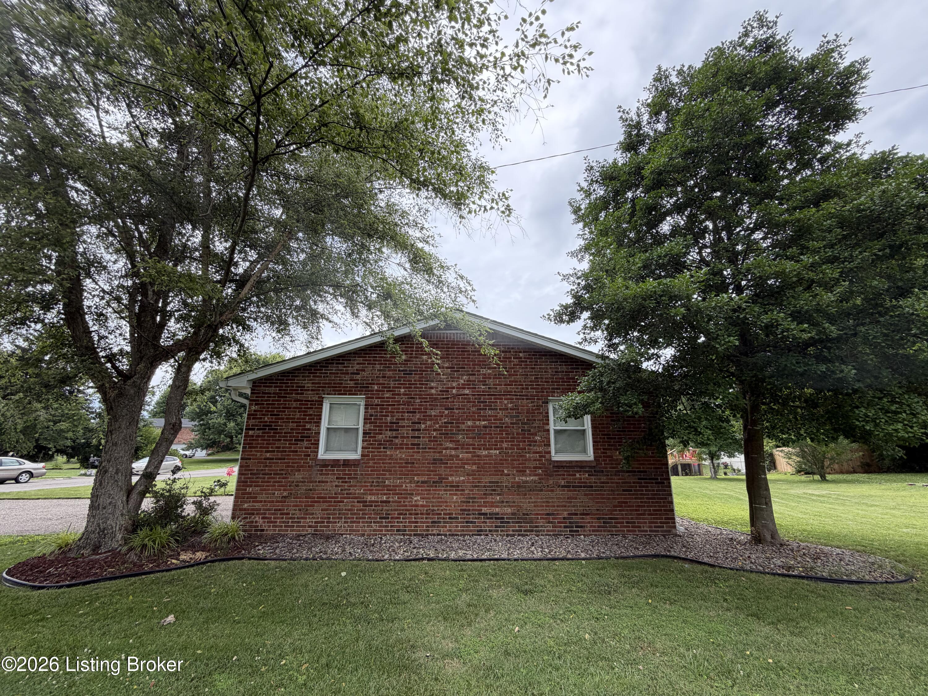904 Tyler Cir Property Photo 7