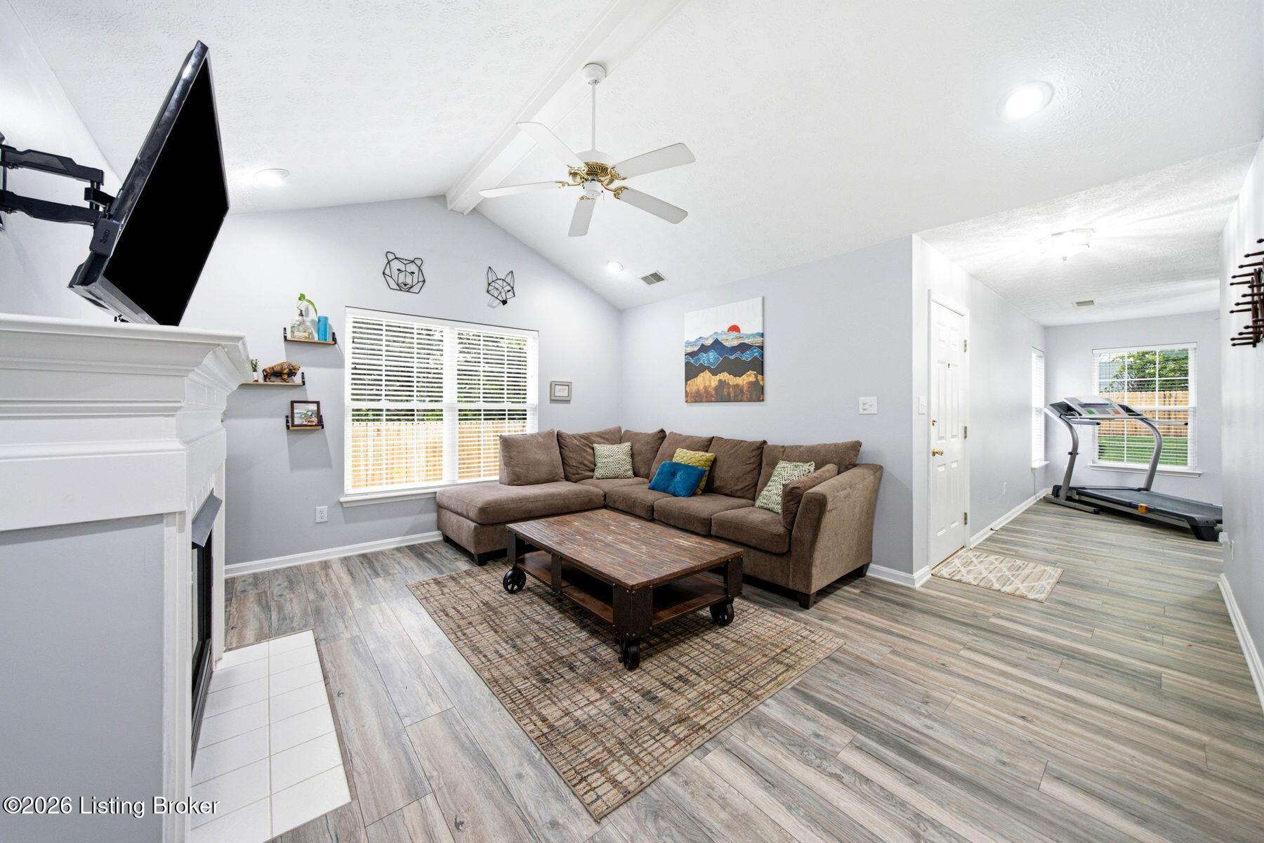 6100 Apple Creek Rd Property Photo 8
