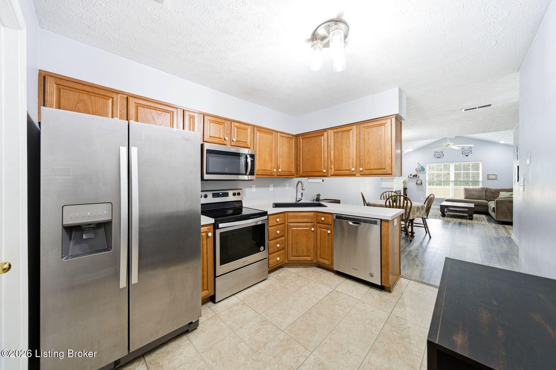 6100 Apple Creek Rd Property Photo 16
