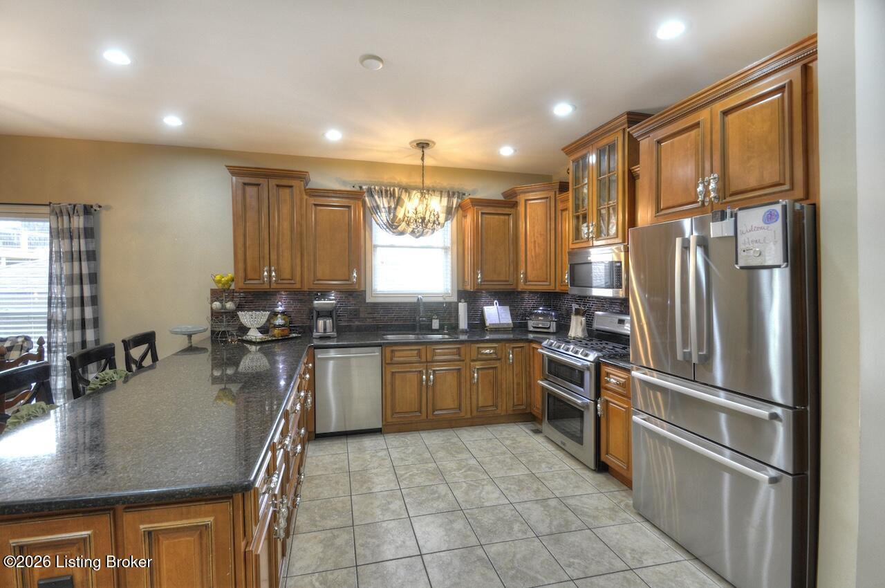 1004 Artisan Pkwy Property Photo 8